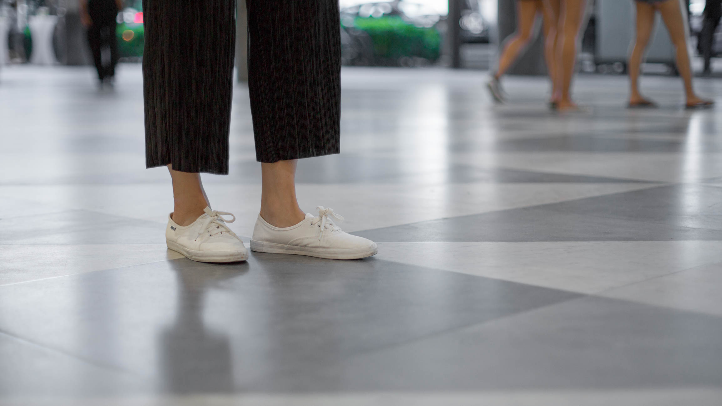 Stephanie-Singapore-Finance-Top_Love_Bonito-Pants_Topshop-Shoes_Taobao-Bag_Taobao-Watch_The_Hour_Glass-02