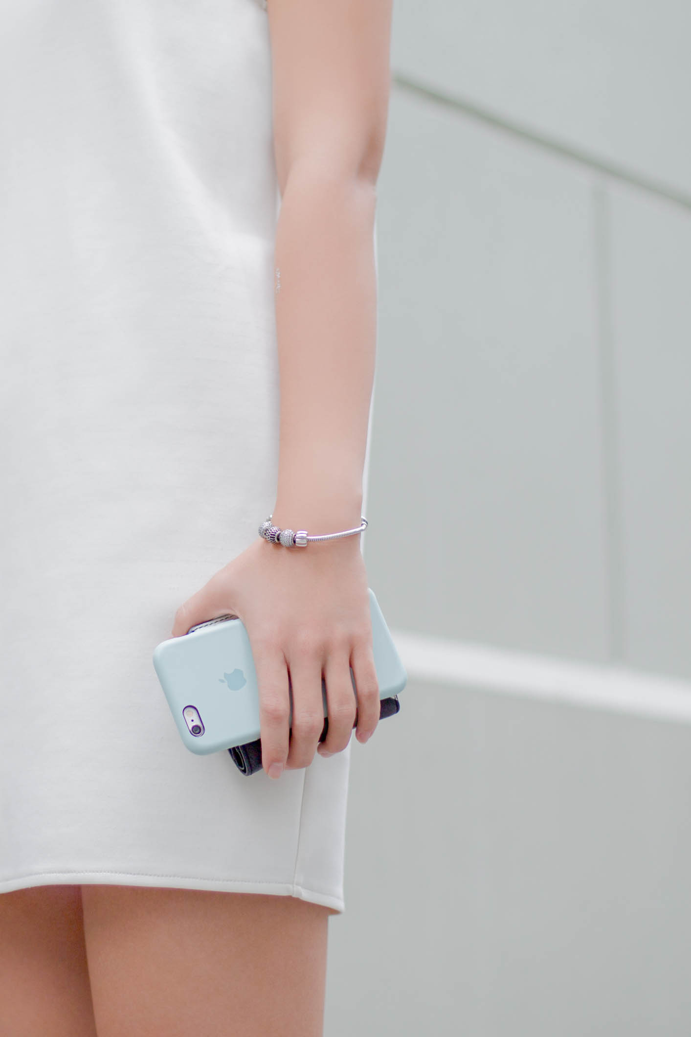 Ellie_Jang-Korea-Advertising-Dress_HM-Shoes_Nine_West-Bracelet_Pandora-Fitbit-3