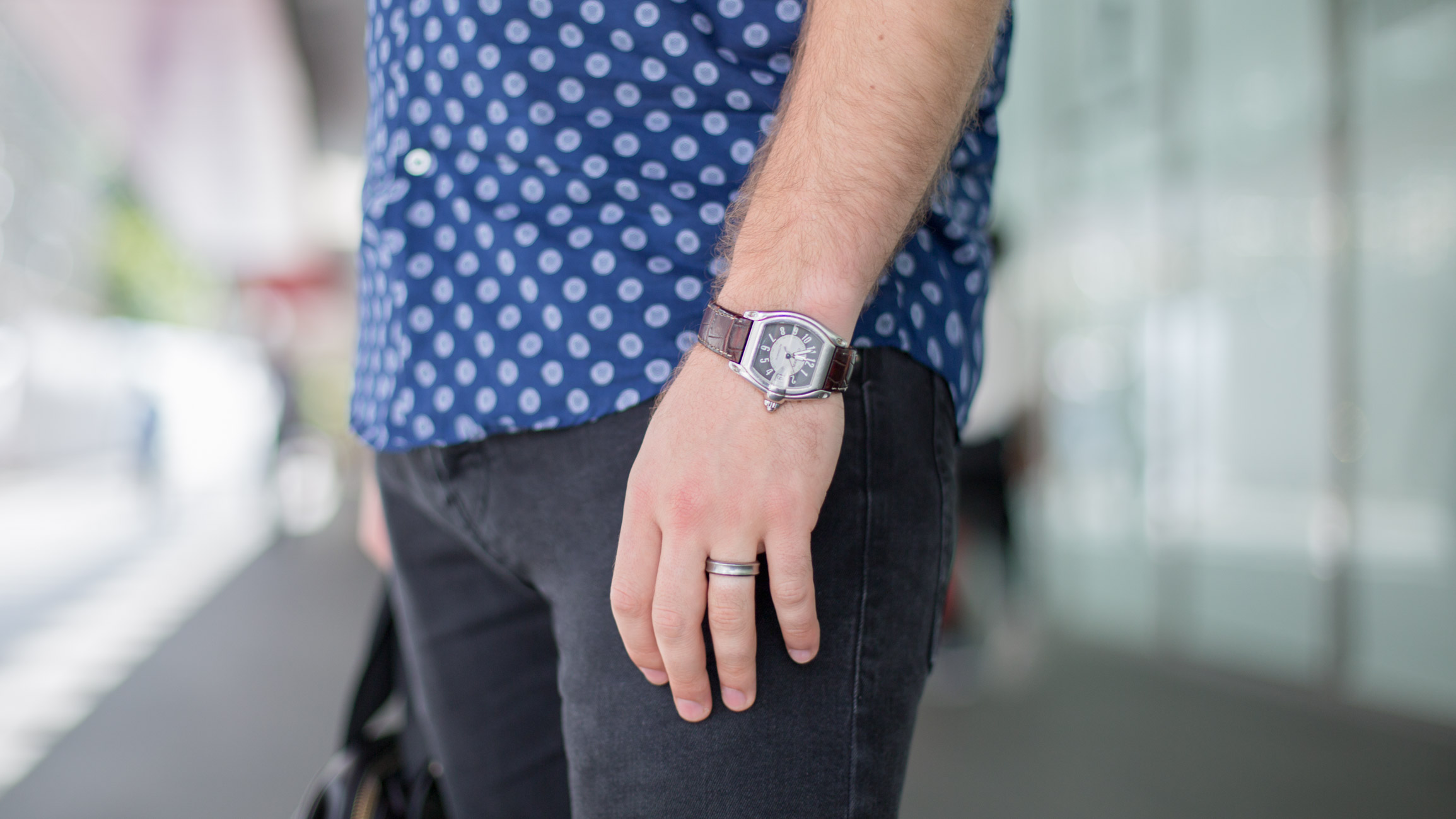 Darren-England-Advertising-Top_HM-Jeans_Levis-Shoes_HM-Watch_Cartier-Shades_HM-09092016-03