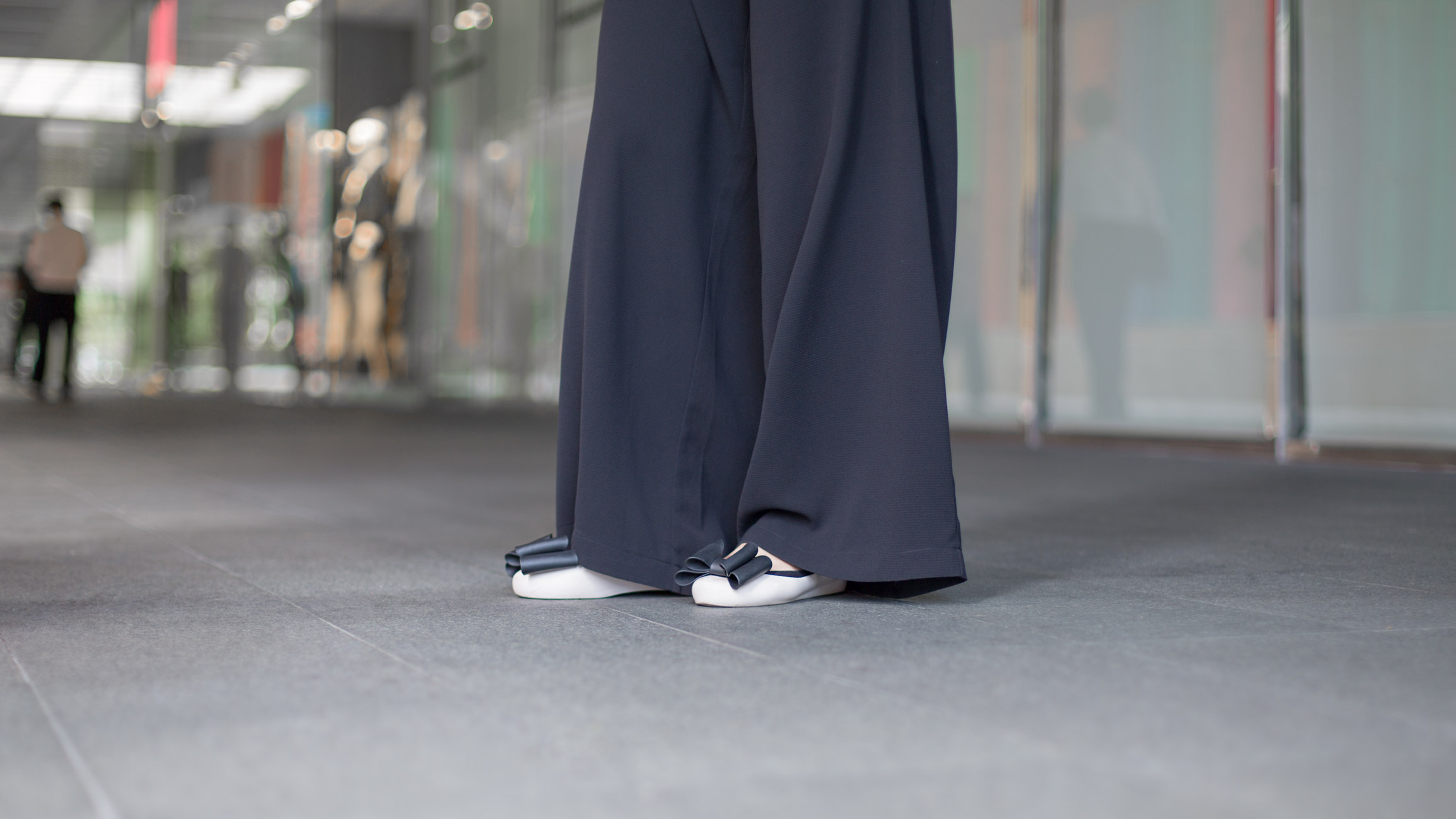 Josephine-Singapore-Airline-Top_Fashion-Market-Pants_Zara-Shoes_Melissa-Watch-Cartier_Fitbit-30092016-02