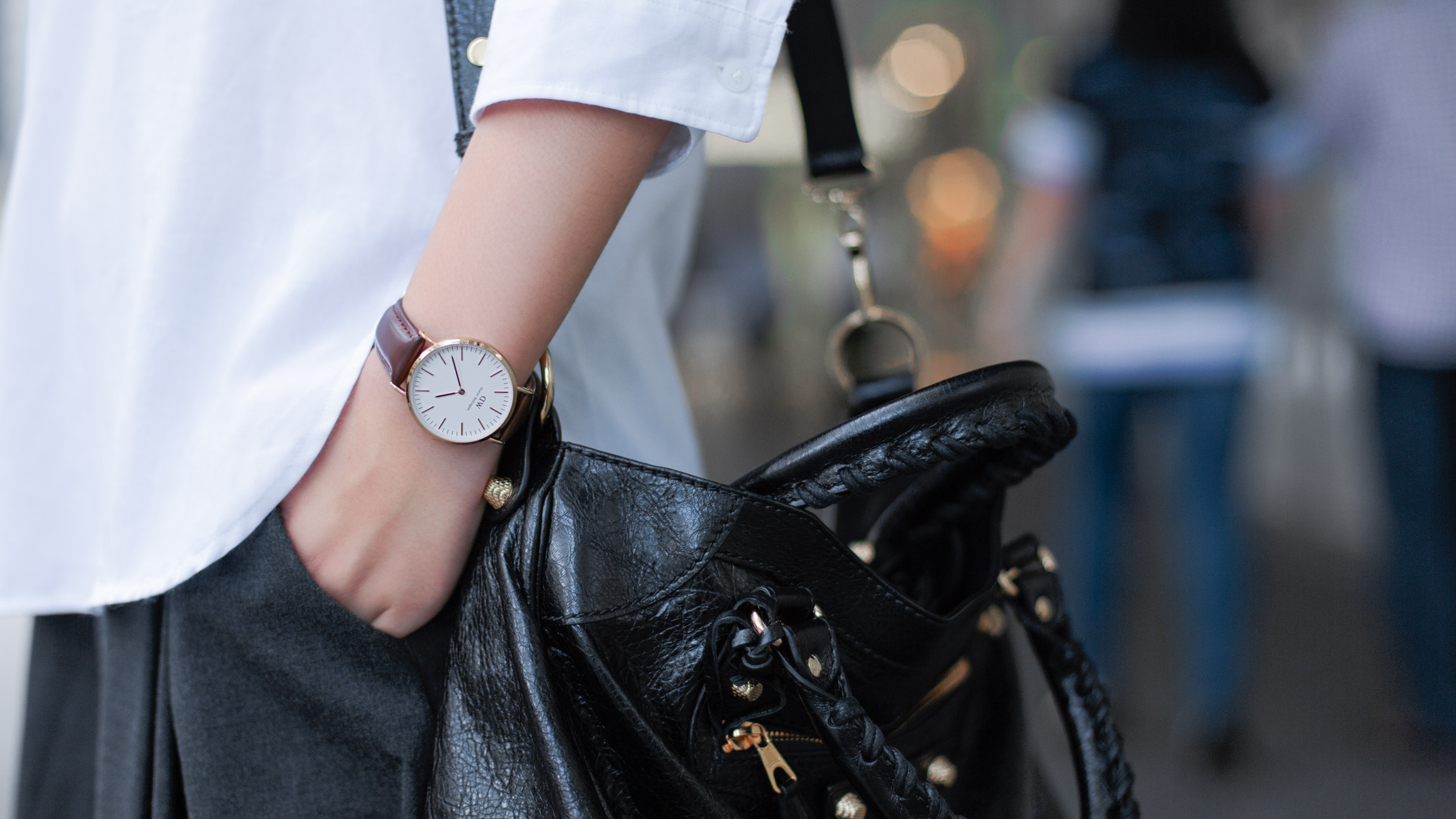 Doris-China-Banking-Top-Pants_Uniqlo-Shoes_DrMartens-Watch-Daniel_Wellington-Bag_Balenciaga-UNIFORM-11112016-3