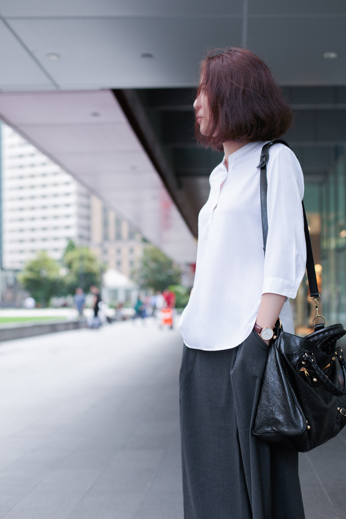 Doris-China-Banking-Top-Pants_Uniqlo-Shoes_DrMartens-Watch-Daniel_Wellington-Bag_Balenciaga-UNIFORM-11112016-4