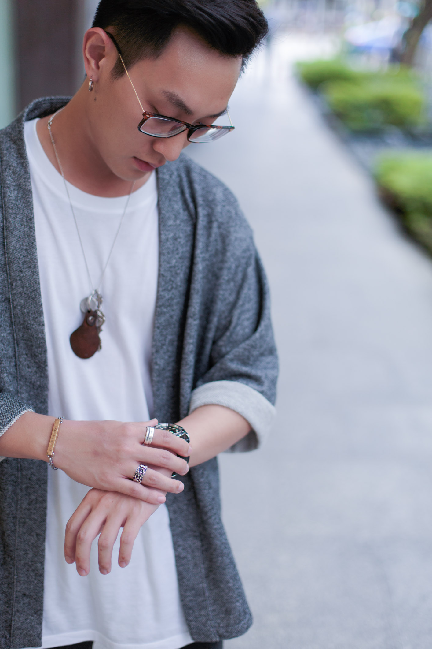 Elsen-Singapore-Graphic_Designer-Tshirt_Uniqlo-Shoes_DrMartens-Jeans_Topman-Watch_Tudor_Blackbay-UNIFORM-11112016-2