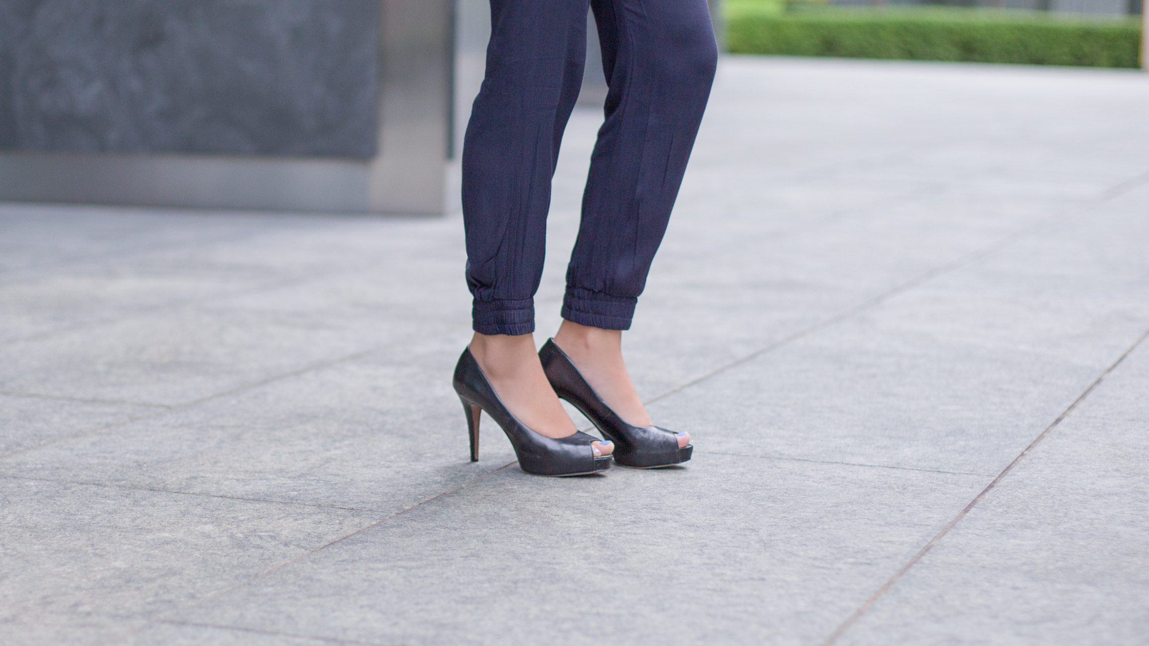 Karmen-Australia-Insights_Analyst-Jumpsuit_Shopbob-Shoes_Nine_West-Necklace_Etsy-UNIFORM-18102016-2-1