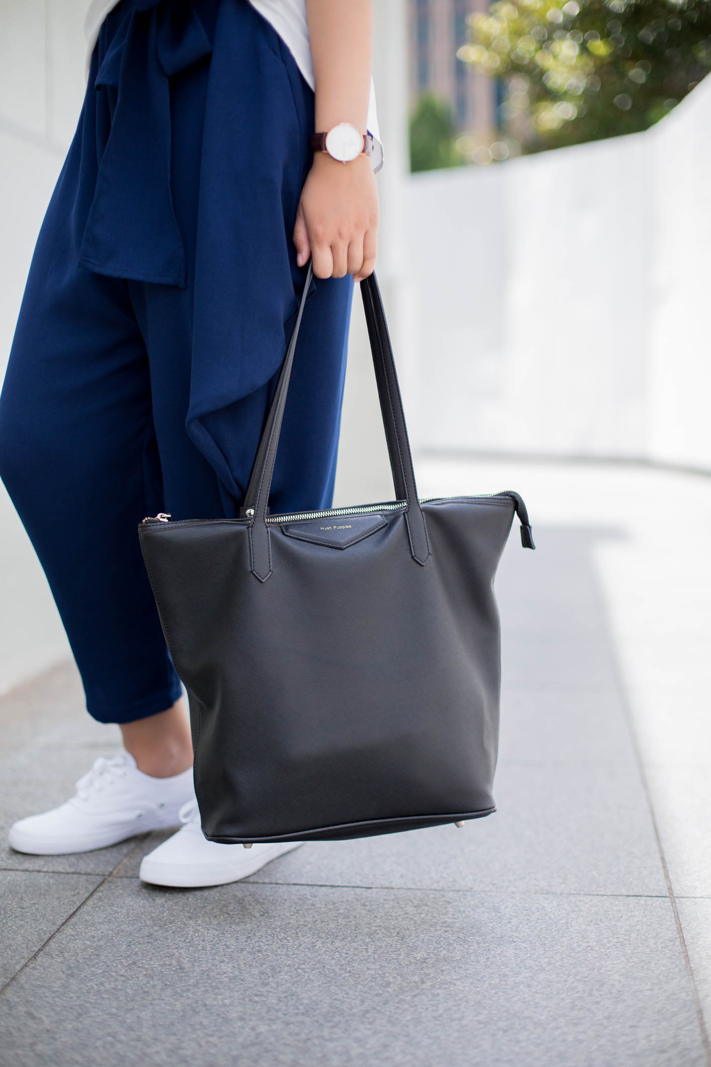 Rizka-Indonesia-Student-Top_Uniqlo-Pants_Cotton_In_C-Shoes_Keds-Bag_Hush_Puppies-Necklace_Stradivarius-Watch_DW-UNIFORM-18102016-3