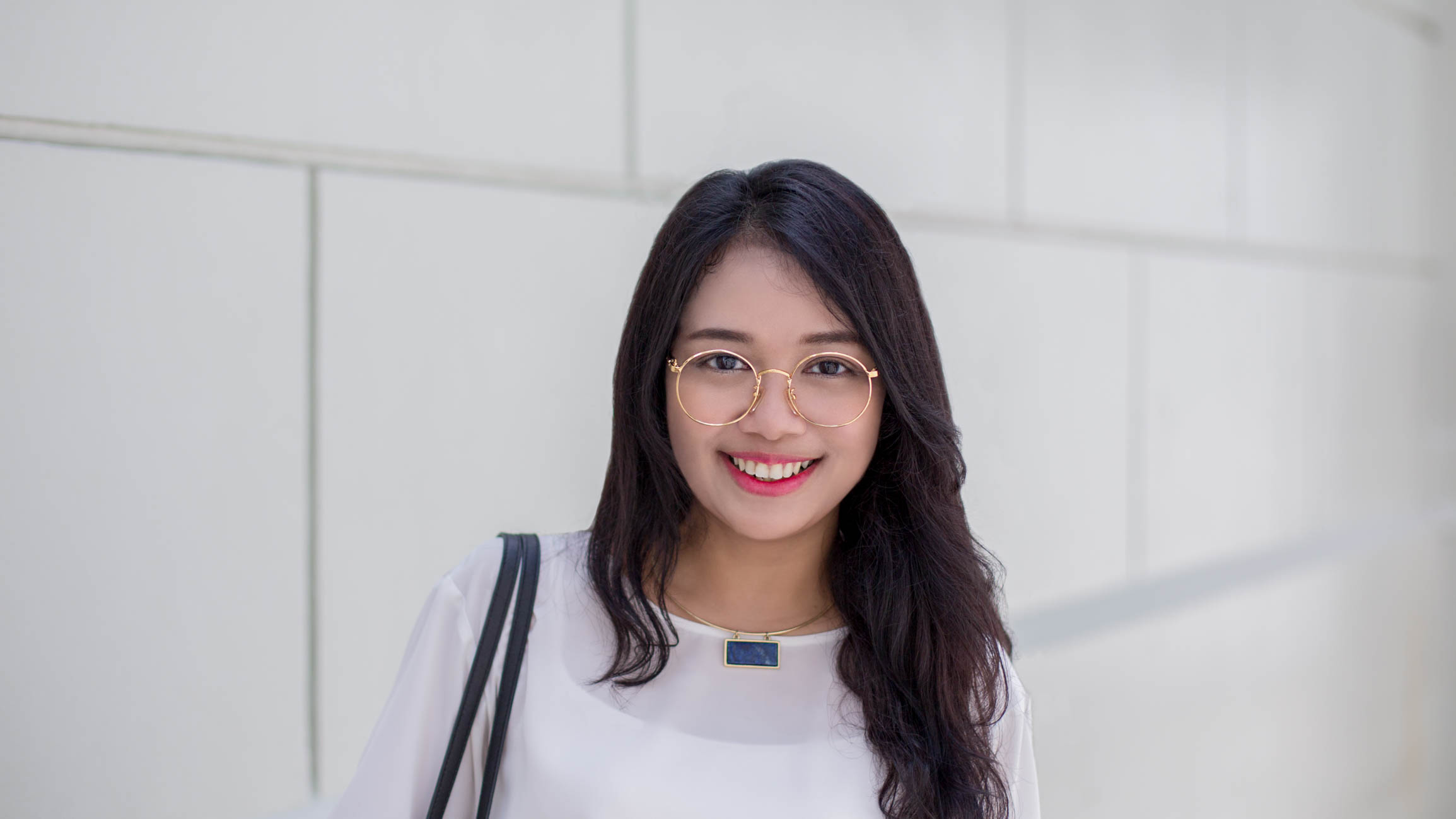 Rizka-Indonesia-Student-Top_Uniqlo-Pants_Cotton_In_C-Shoes_Keds-Bag_Hush_Puppies-Necklace_Stradivarius-Watch_DW-UNIFORM-18102016-4