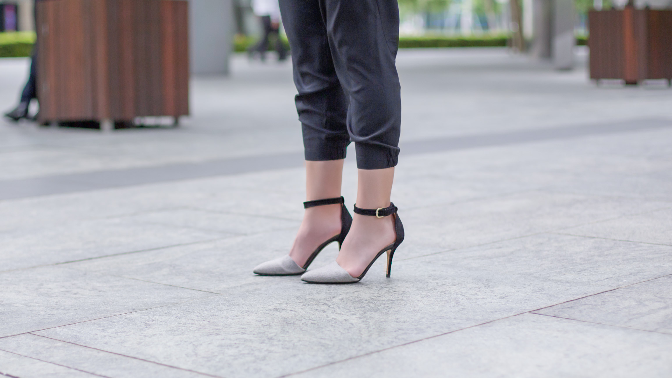 Taylor-USA-Marketing-Jumpsuit_Vince-Shoes_Club_Monaco-Bracelet_Hermes-UNIFORM-18102016-2-1