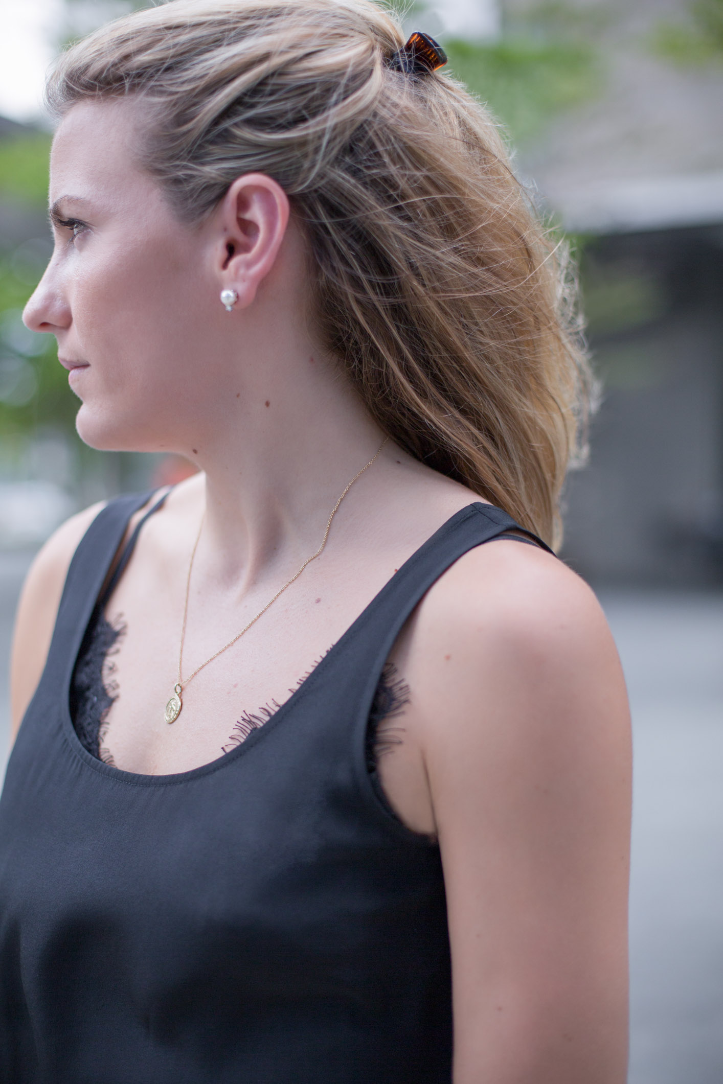 Taylor-USA-Marketing-Jumpsuit_Vince-Shoes_Club_Monaco-Bracelet_Hermes-UNIFORM-18102016-4-1