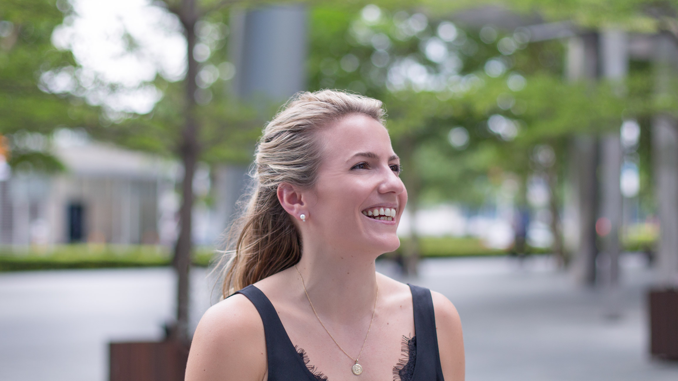 Taylor-USA-Marketing-Jumpsuit_Vince-Shoes_Club_Monaco-Bracelet_Hermes-UNIFORM-18102016-5-1