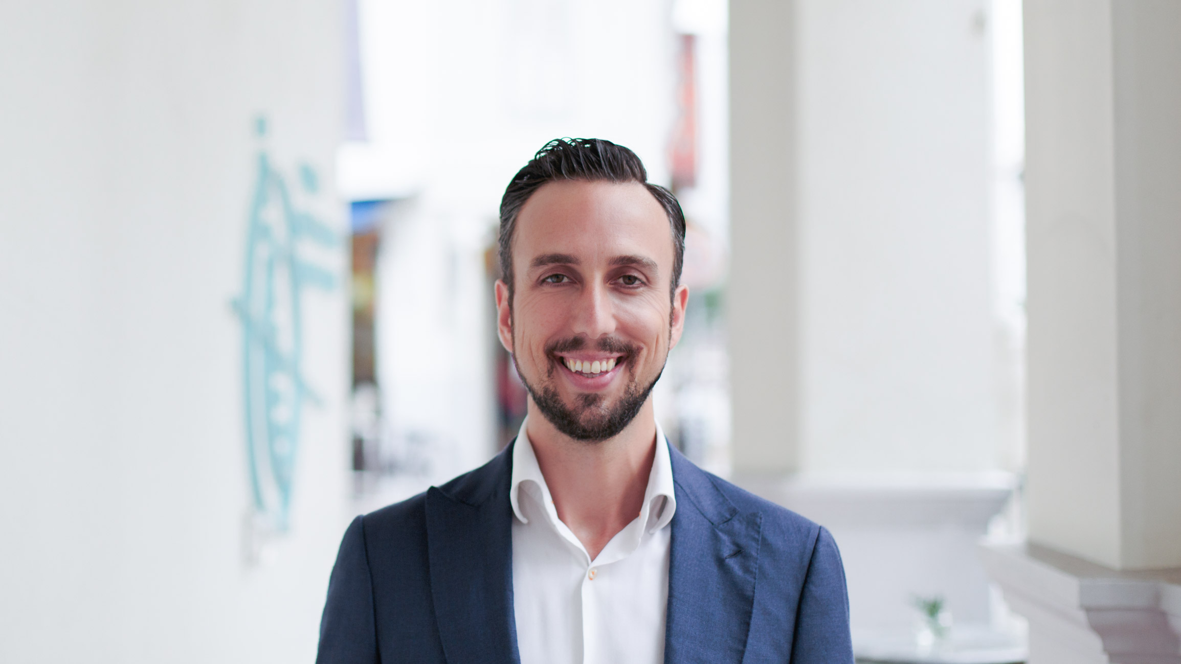 Dominic-London-Investment-Blazer_Tailored-Shirt_Edit_Suits-Jeans_Armani-Shoes_Maison_Margiela-Bag_Longchamp-22112016-4