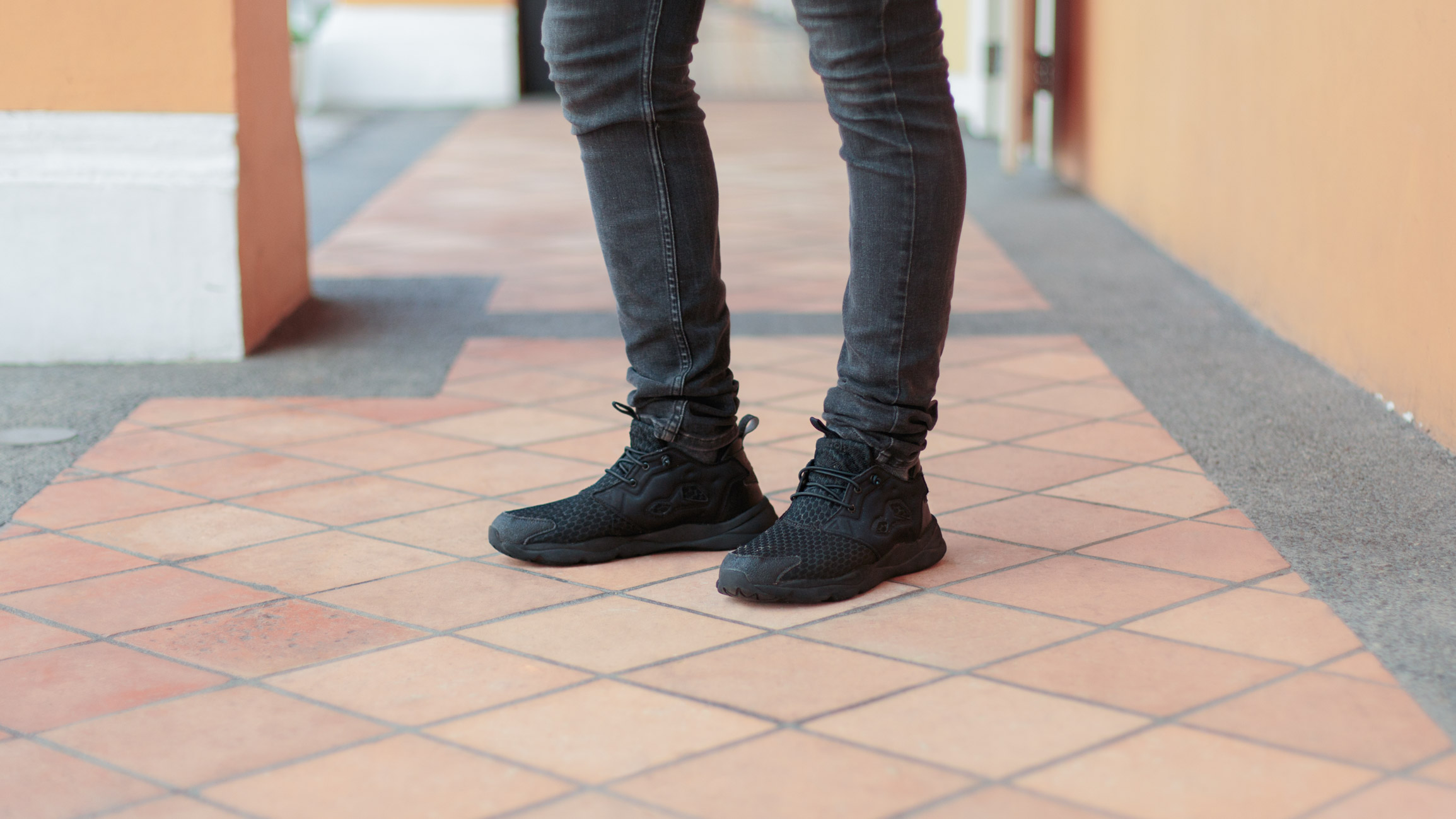 Lukas-Slovakia-FB-Jeans_Levis-Bag_Reebok-Shoes_Reebok-25112016-2