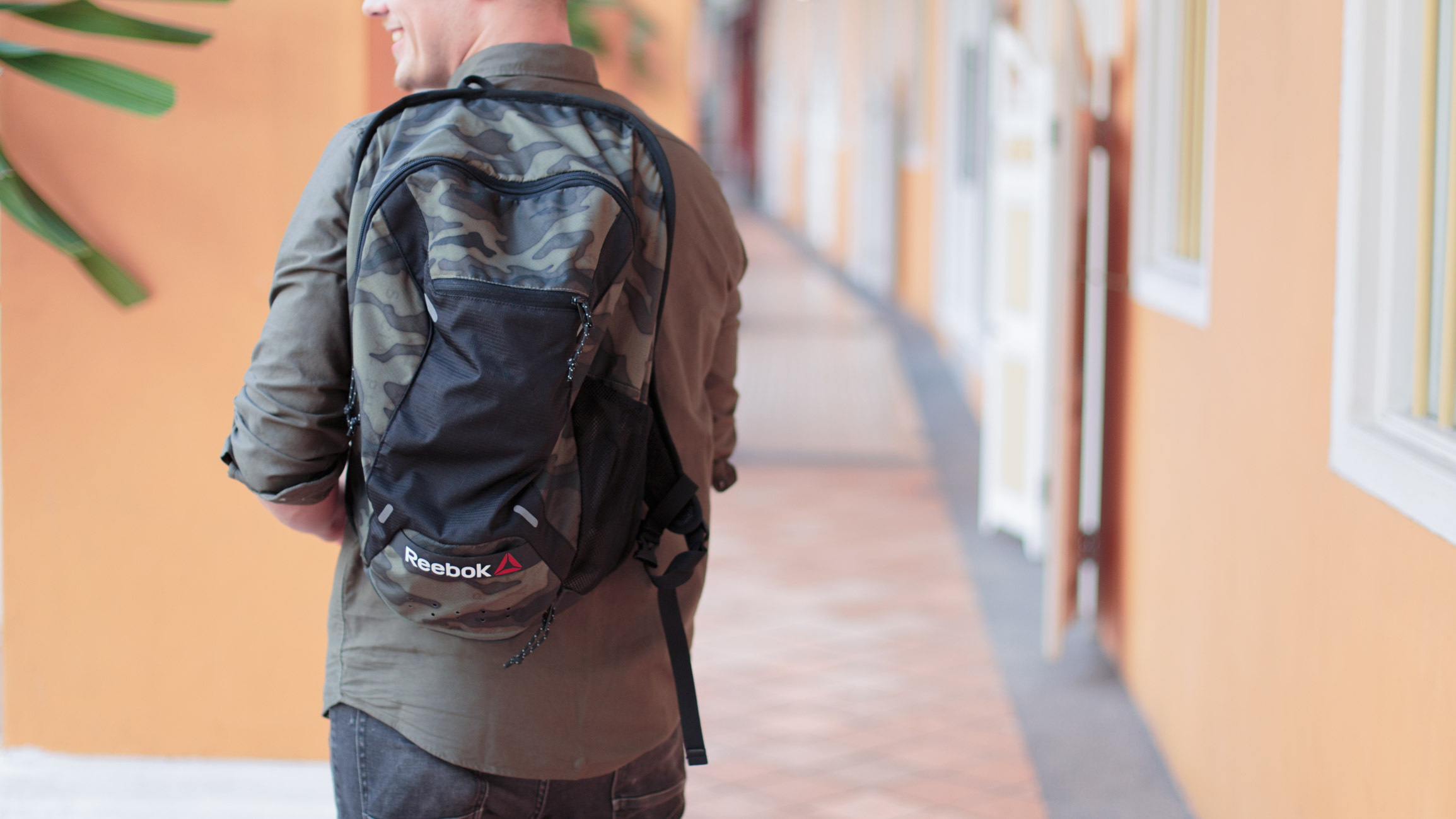 Lukas-Slovakia-FB-Jeans_Levis-Bag_Reebok-Shoes_Reebok-25112016-3