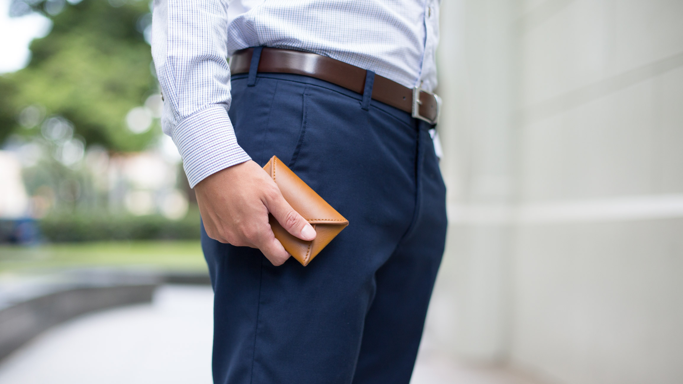 Shawn-Singapore-Banking-Shirt_Tailored-Pants_Tailored-Belt_Pedro-Shoes_BeetleBug-Card_Holder-Thailand-UNIFORM-06122016-4