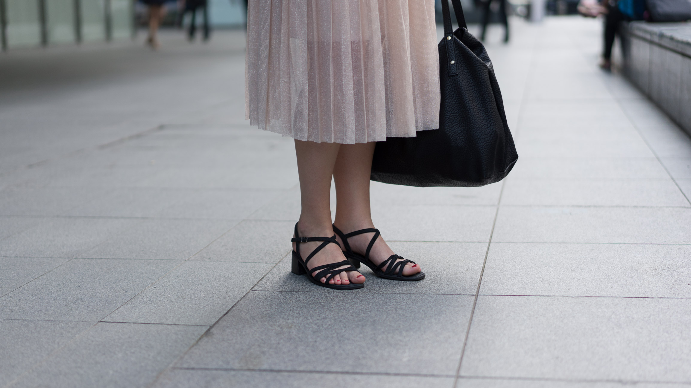 Caroline-Sweden-Youth_Officer-Top_Nichii-Skirt_Nichii-Shades_Lindex-Bag_Pipols_Bazaar-UNIFORM-06122016-2