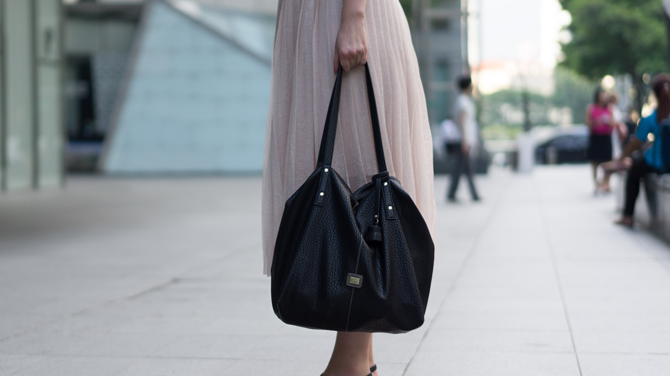 Caroline-Sweden-Youth_Officer-Top_Nichii-Skirt_Nichii-Shades_Lindex-Bag_Pipols_Bazaar-UNIFORM-06122016-3