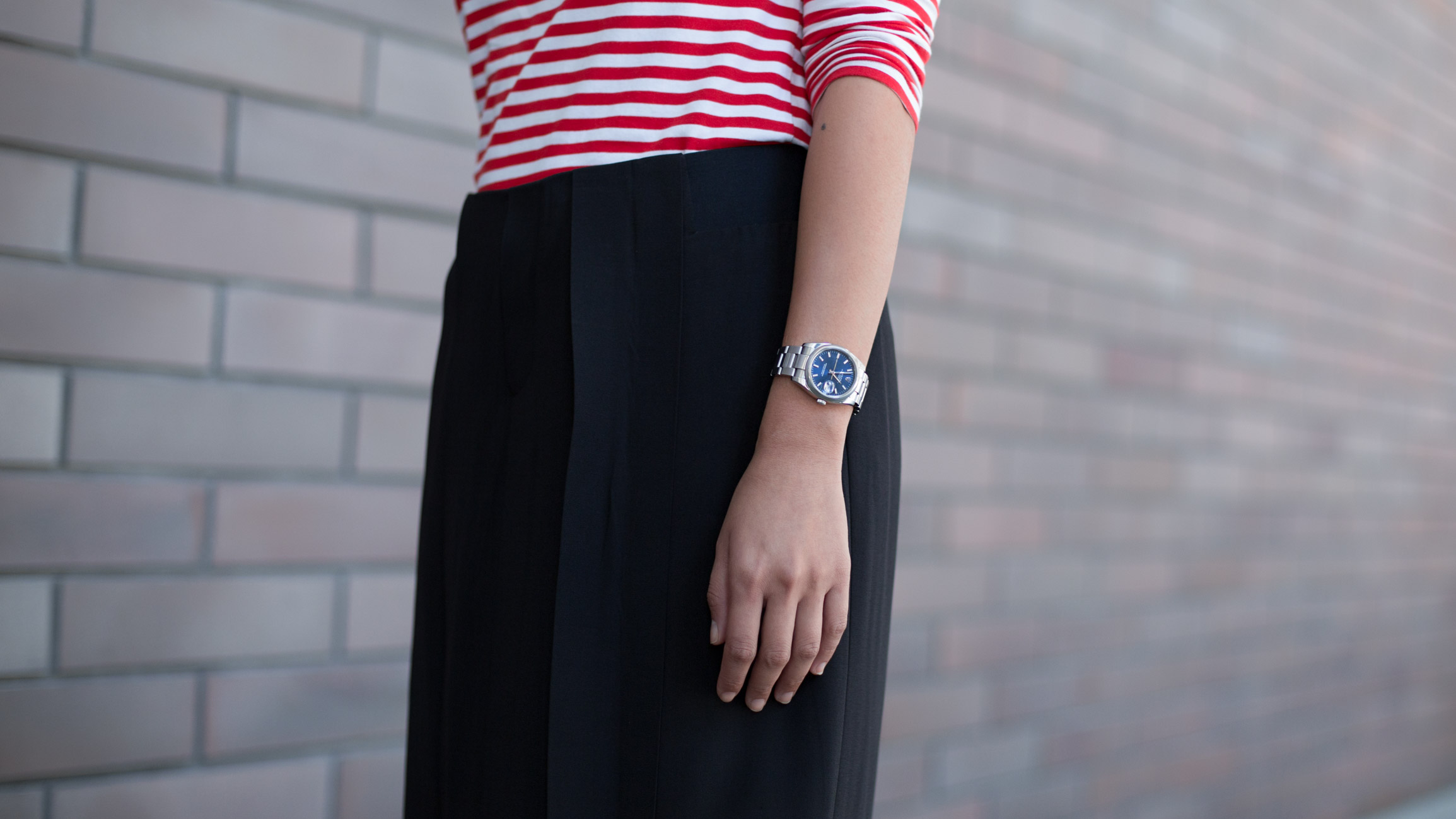 Joanna-Singapore-Advertising-Top_Cos-Sunglasses_Raybans-Pants_In_Good_Company-UNIFORM-0612216-4