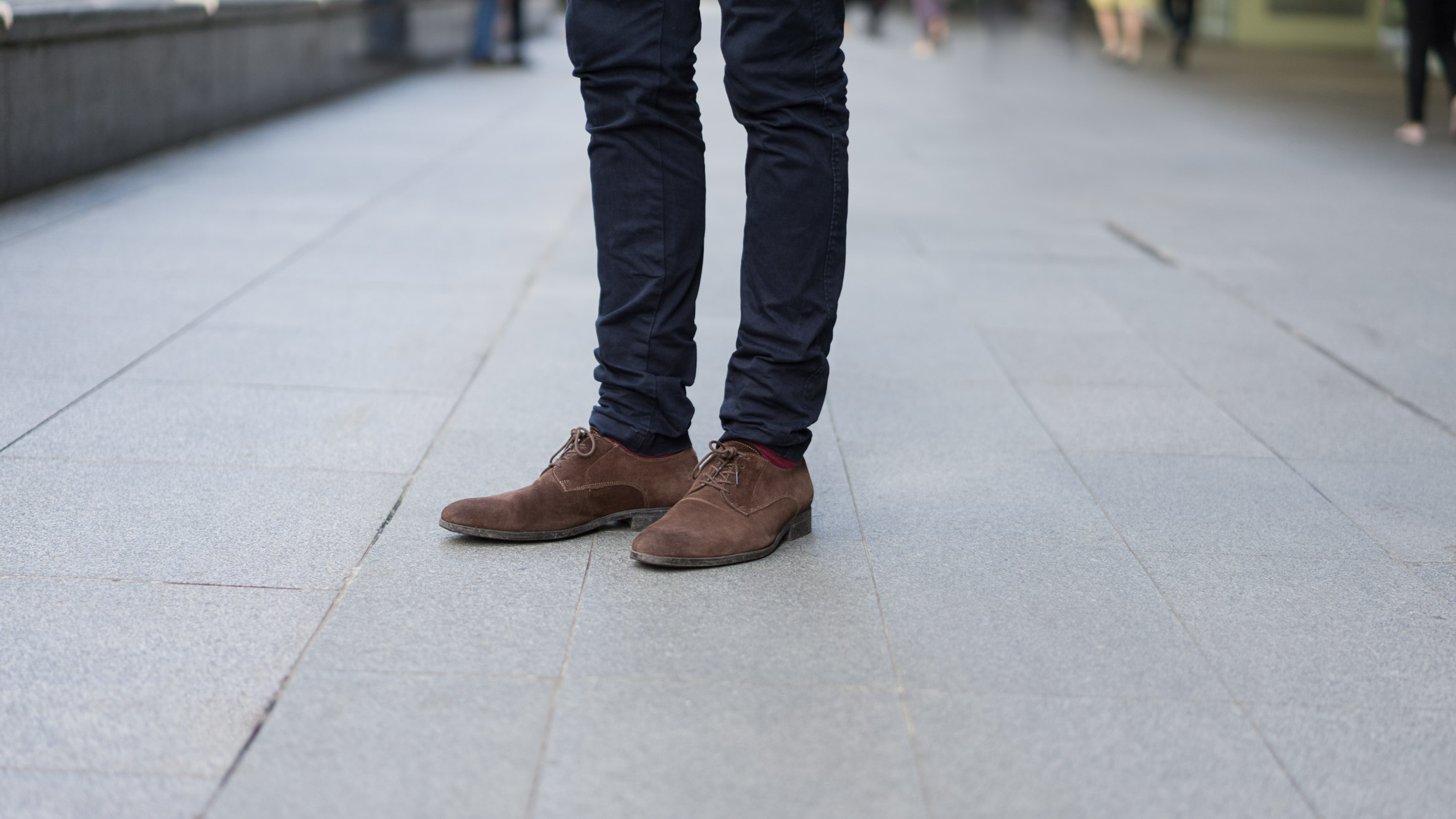 Roe-Sweden-Student-Shirt_HM-Pants_Uniqlo-Shoes_Jerns-Glasses_Sky_Eyewear-UNIFORM-06122016-2