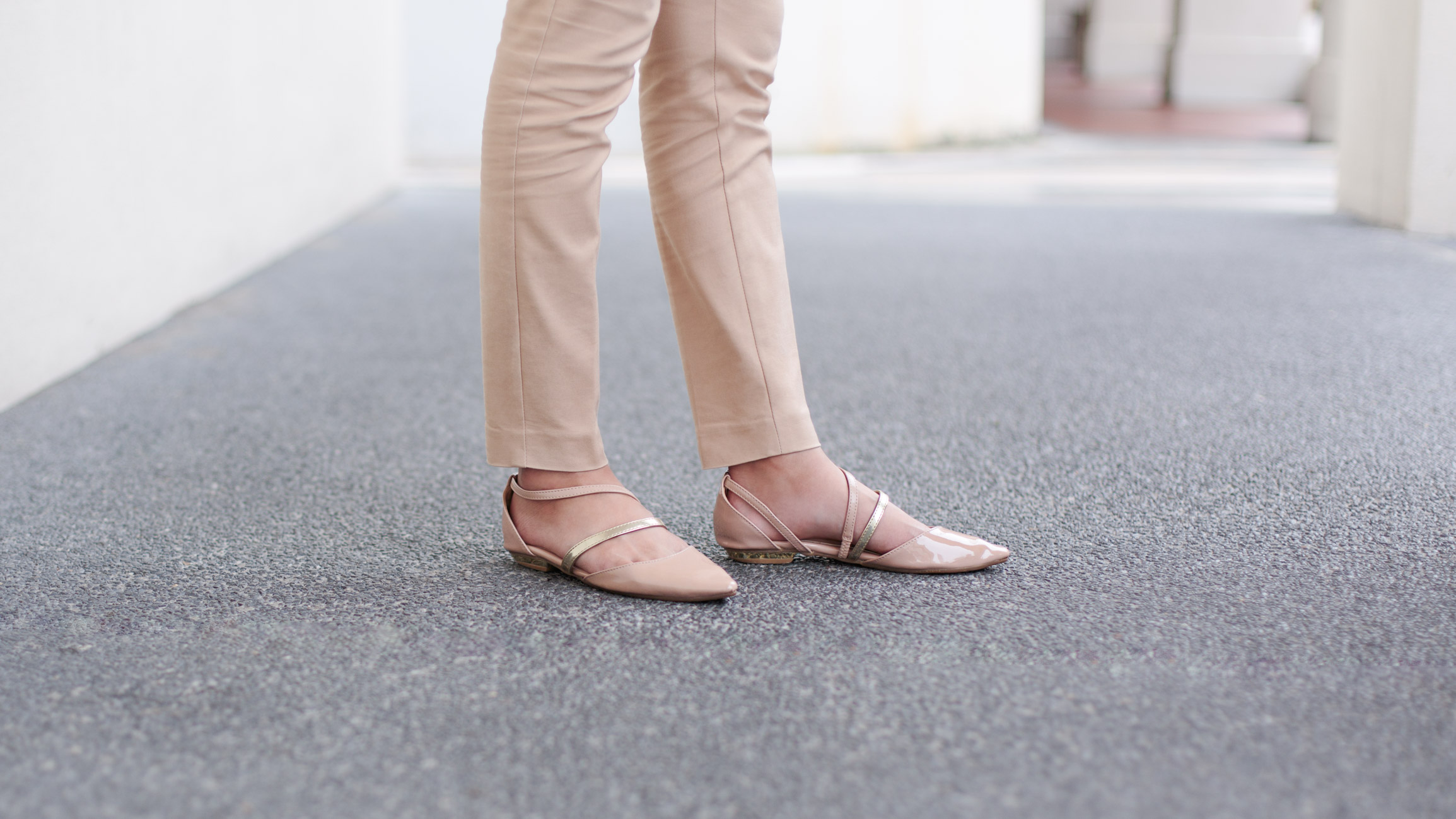 Xiao_Xu-China-Consultant-Top_Zara-Pants_G2000-Bracelet_Pandora-Shoes_Taobao-UNIFORM-05012017-1