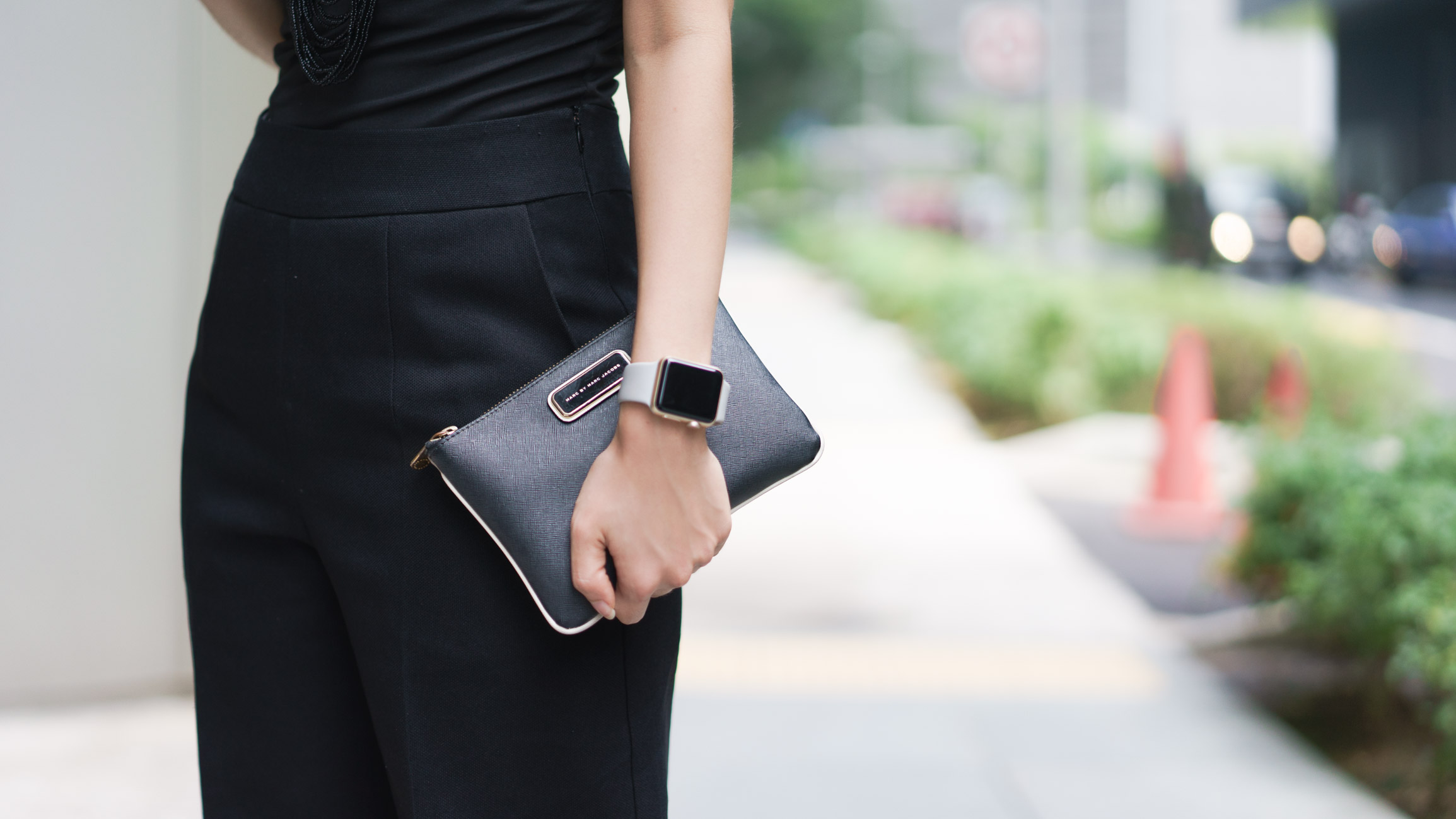 Julia-Singapore-Banking__Finance-Watch_Apple-Wallet_Marc_Jacobs-UNIFORM-17012017-4-WEB