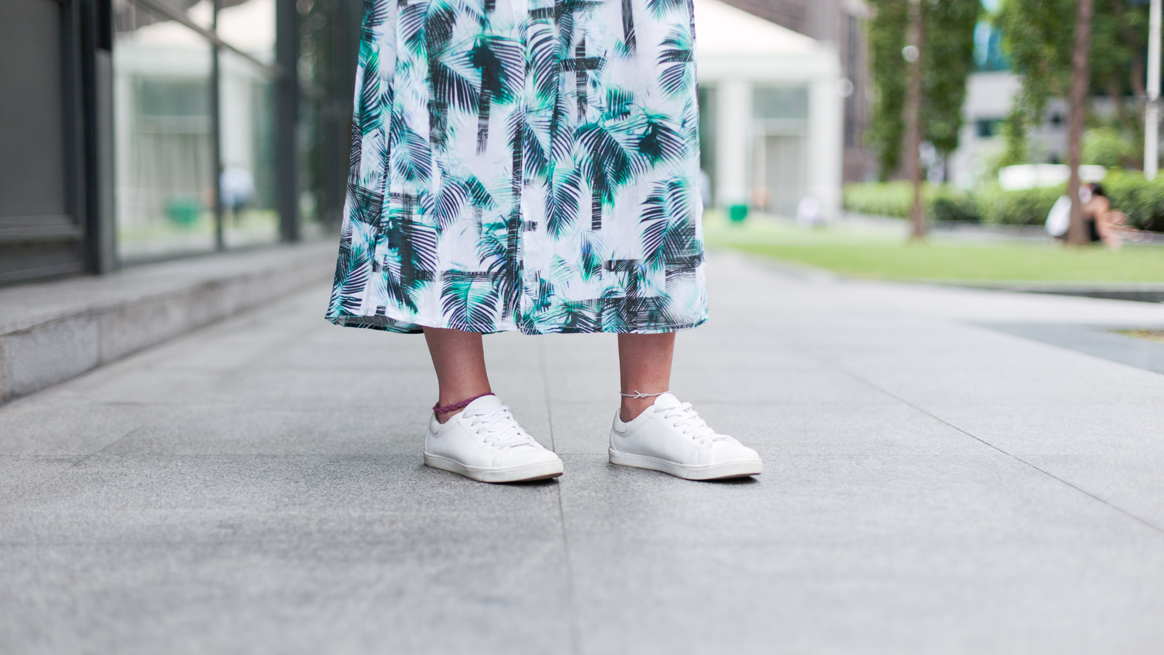 Karina-Brazil-Radiologist-Top_Canal-Skirt_Farm-Shoes_Anacapri-Bag_Longchamp-Glasses_Illesteva-UNIFORM-05012017-2