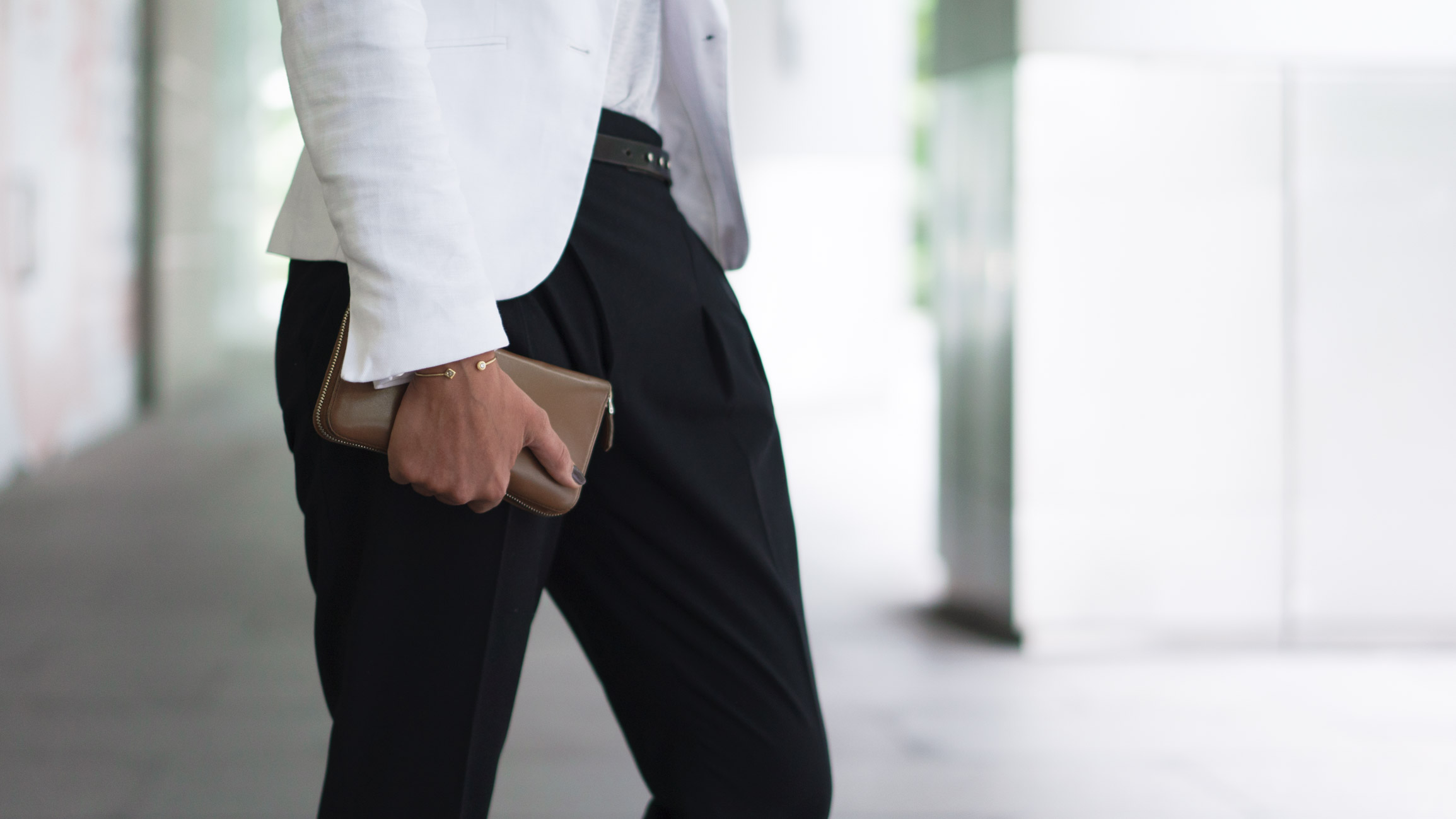 Pauline-France-Finance-Jacket_HM-Top_COS-Pants_Zara-Shoes_Zara-Wallet_Prada-UNIFORM-17012017-3-WEB