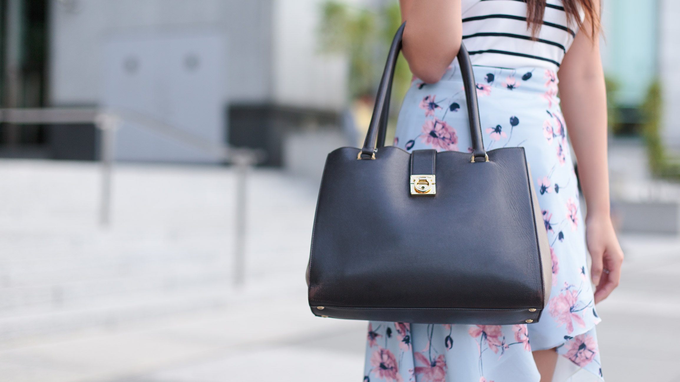 Janelle-Singapore-Credit_Advisor-Top_Temt-Skirt_MDS-Bag_Ferragamo-UNIFORM-17022017-4