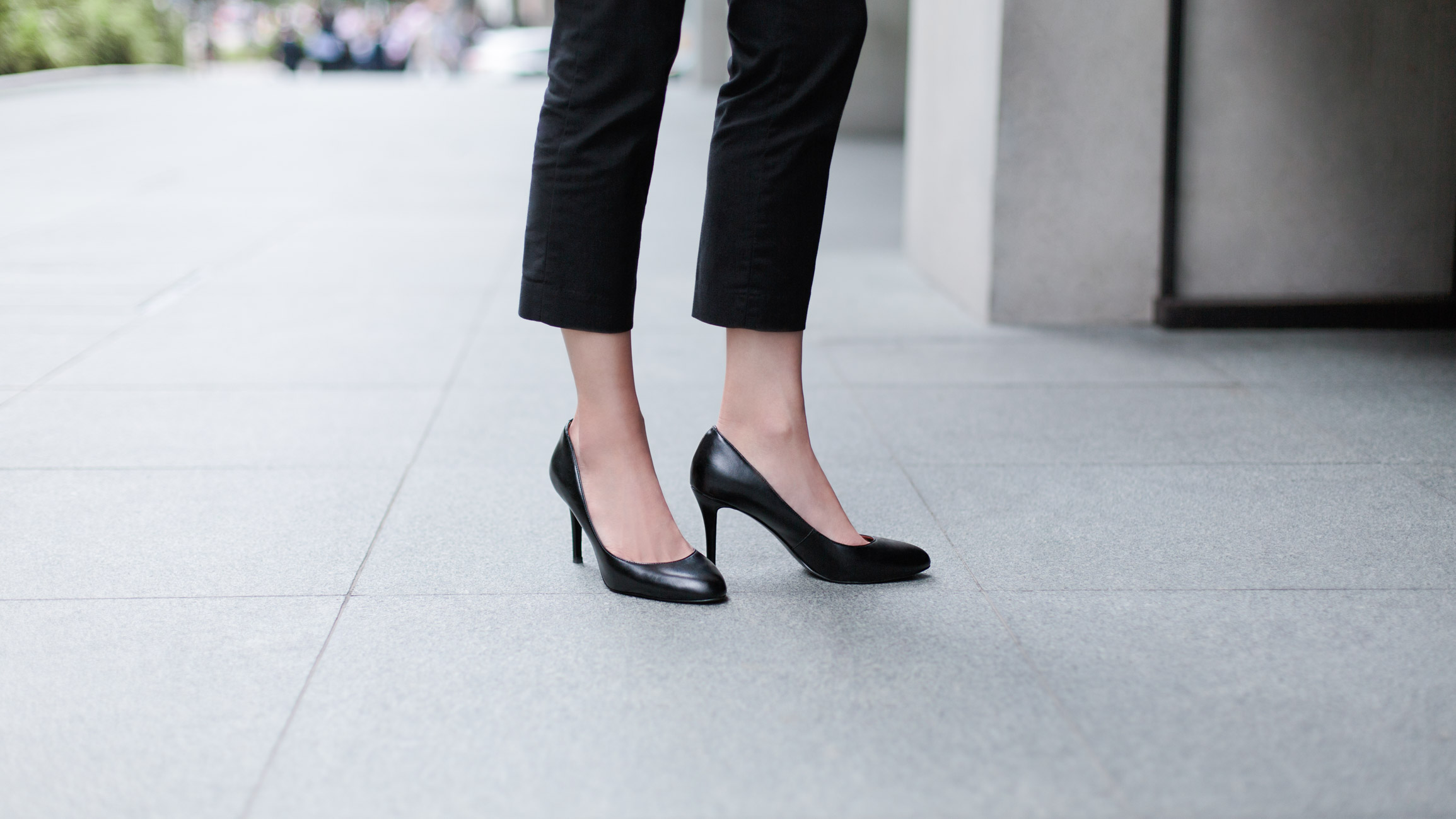 Ruth-Singapore-User_Researcher__UX_Consultant-Jacket_Uniqlo-Top_Uniqlo-Pants_Uniqlo-Watch_Pebble-UNIFORM-02032017-2-1