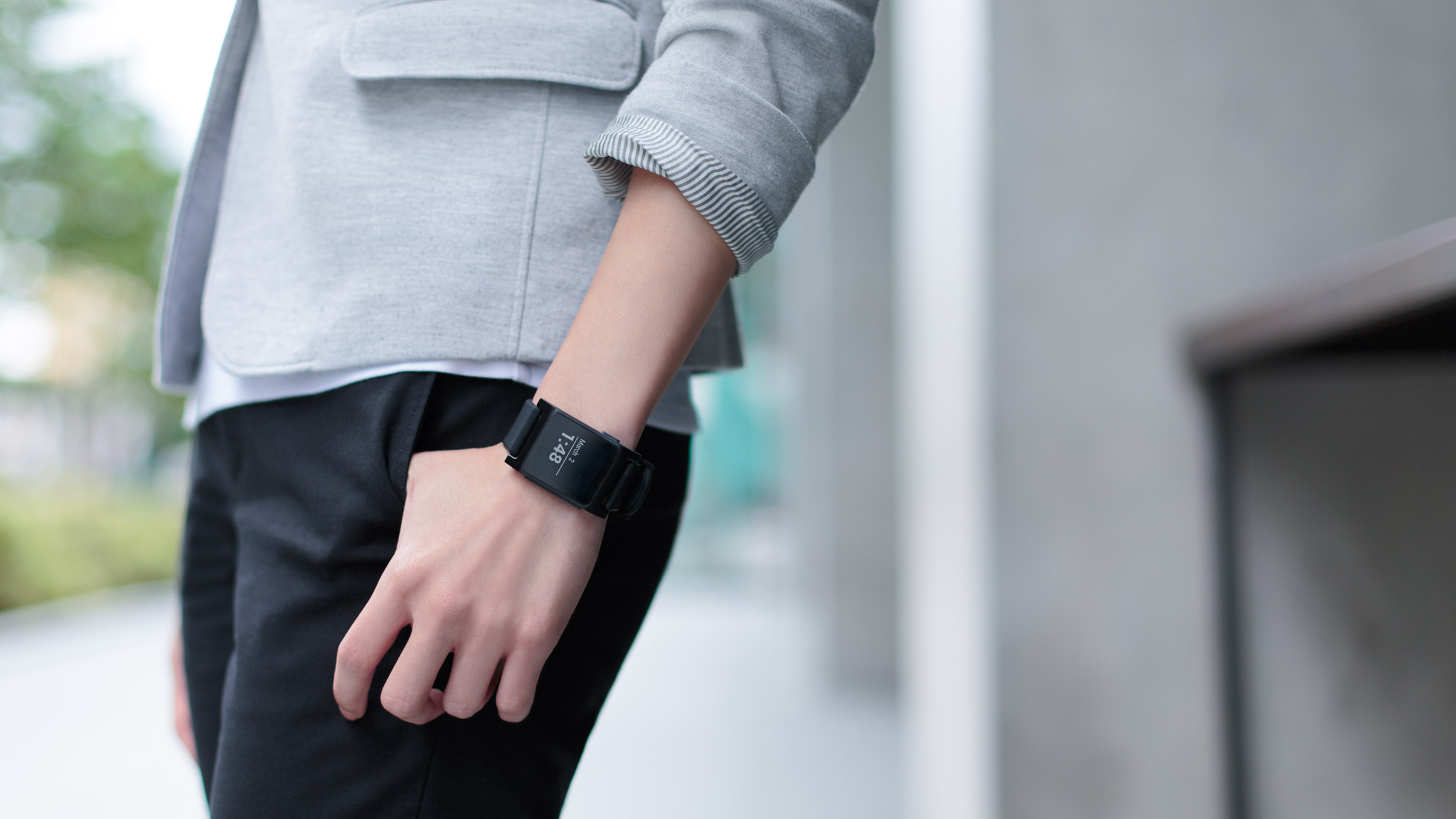 Ruth-Singapore-User_Researcher__UX_Consultant-Jacket_Uniqlo-Top_Uniqlo-Pants_Uniqlo-Watch_Pebble-UNIFORM-02032017-4