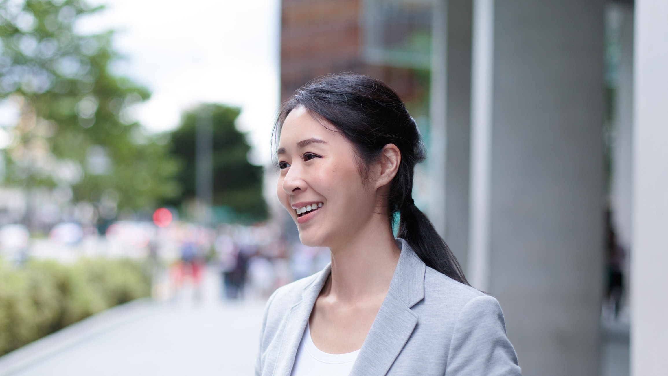 Ruth-Singapore-User_Researcher__UX_Consultant-Jacket_Uniqlo-Top_Uniqlo-Pants_Uniqlo-Watch_Pebble-UNIFORM-02032017-5