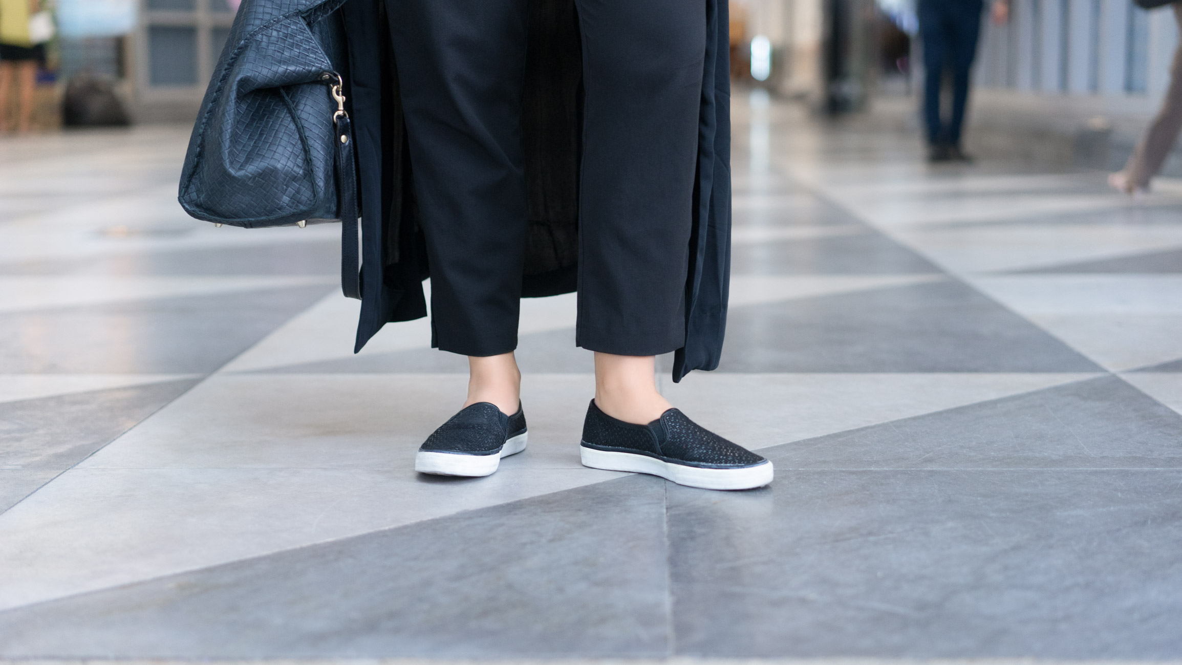 Alexis-Singapore-Law-Top_Uniqlo-Coat_Zalora-Pants_Tailored-Shoes_Keds-Bag1_Venice_Biennale-Bag2_Clare_V.-Glasses_Owndays-UNIFORM-17032017-2