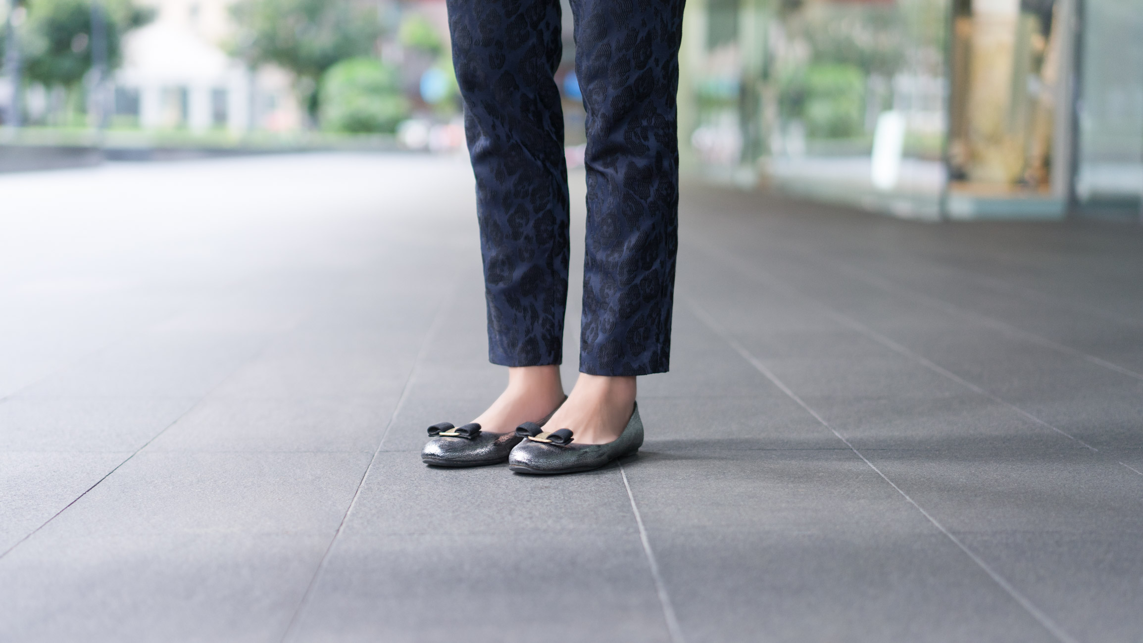 Dawn-Singapore-Banking-Top_Uniqlo-Pants_Zara-Shoes_Ferragamo-UNIFORM-06042017-4