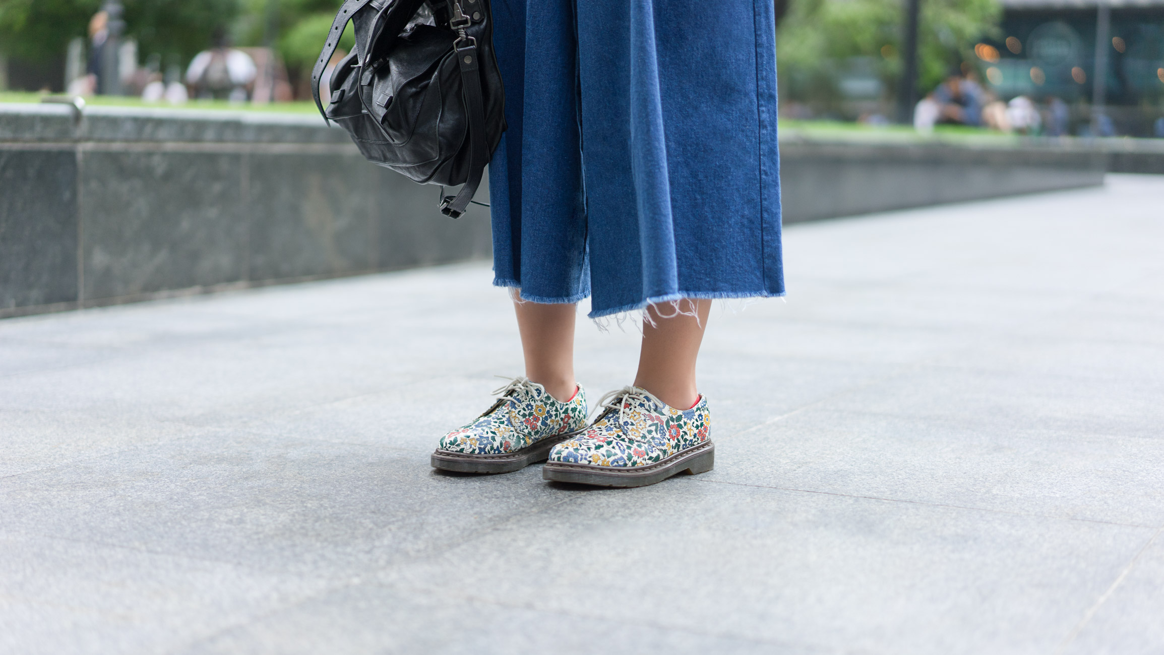 YT-Singapore-Advertising-Top_Bottom-Bangkok-Shoes_Dr.Martens-Watch_Apple-Bag_Proenza_Schouler-UNIFORM-17032017-2