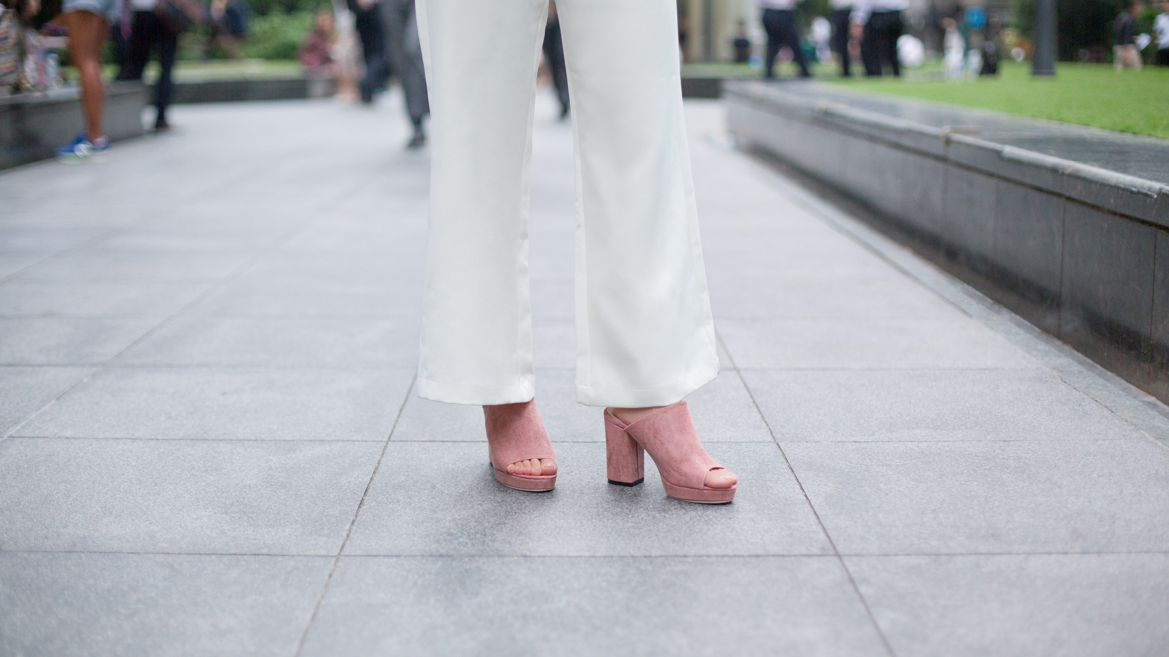 Amanda-Singapore-Banking-Jumpsuit_Doublewoot-Shoes_Fayfey-Bag_Yves_Saint_Laurent-UNIFORM-20042017-2