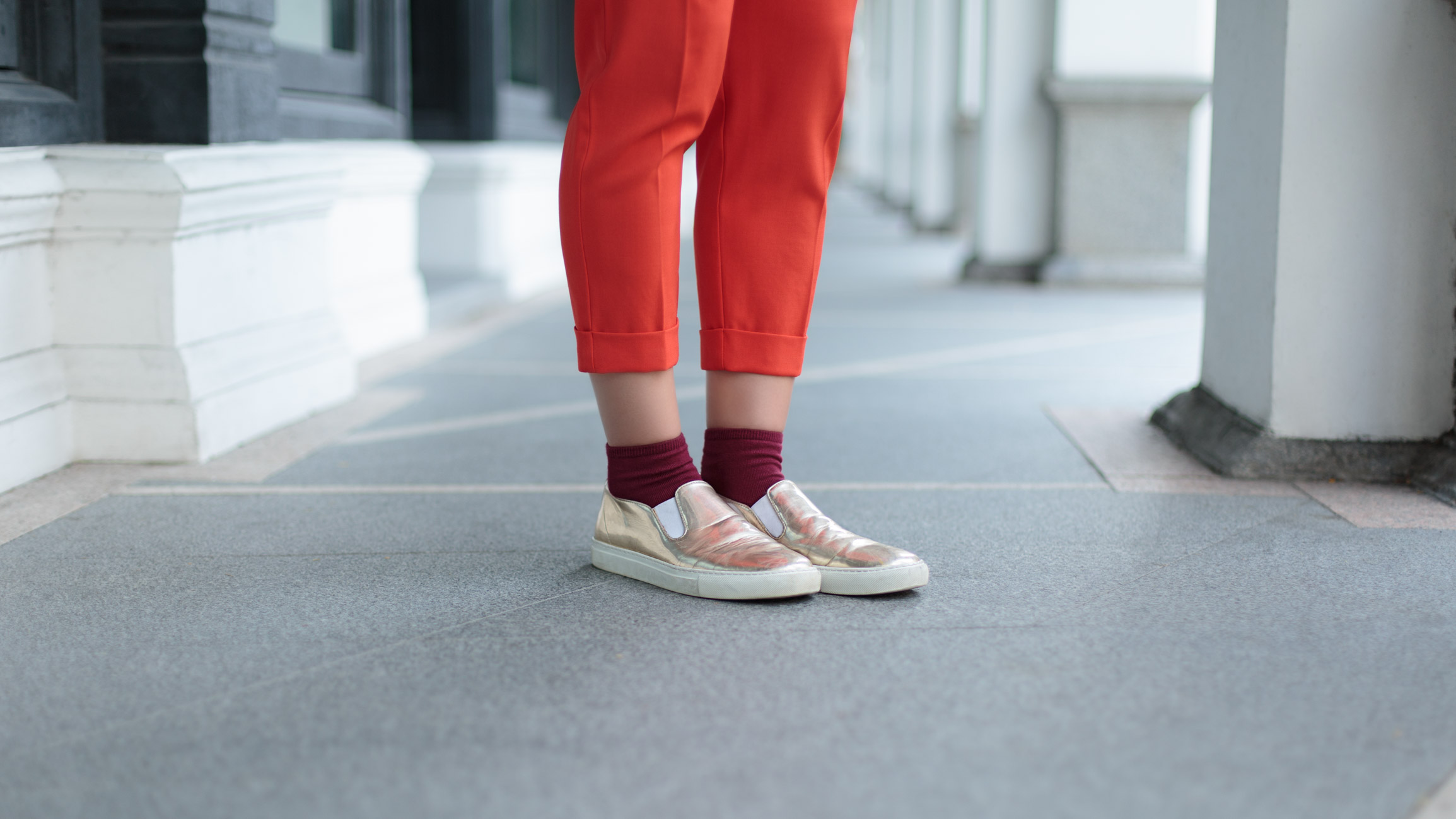 Jacqueline-Singapore-Entrepreneur-Photographer-Top_Muji-Pants_Aijek-Socks_Uniqlo-Bracelet_Anne_Thomas-Bracelet-The_Mindful_Company-Shoes_COS-UNIFORM-09032017-2-1