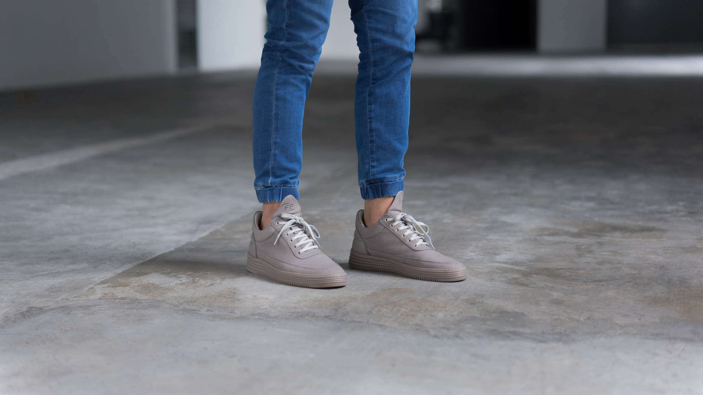 Ken-Singapore-Creative-Jeans_Uniqlo-Bag_Monocle-Top-Adam_Et_Rope-Shoes_Filling_Pieces-26042017-02