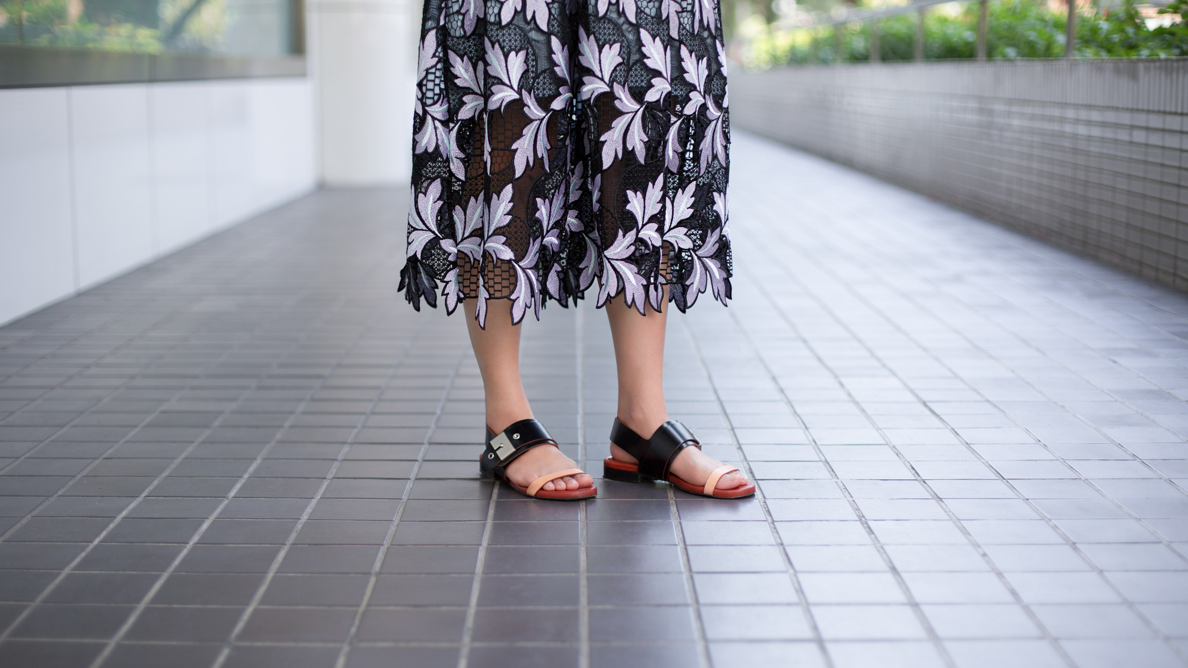 Maggie-Singapore-Fashion-Top_Topshop-Skirt_Self_Portrait-Bag_Baobao_by_Issey_Miyake-Shoes_Acne_Studios-Bracelet_Balenciaga-Sunglasses_Rayban-UNIFORM-20042017-3