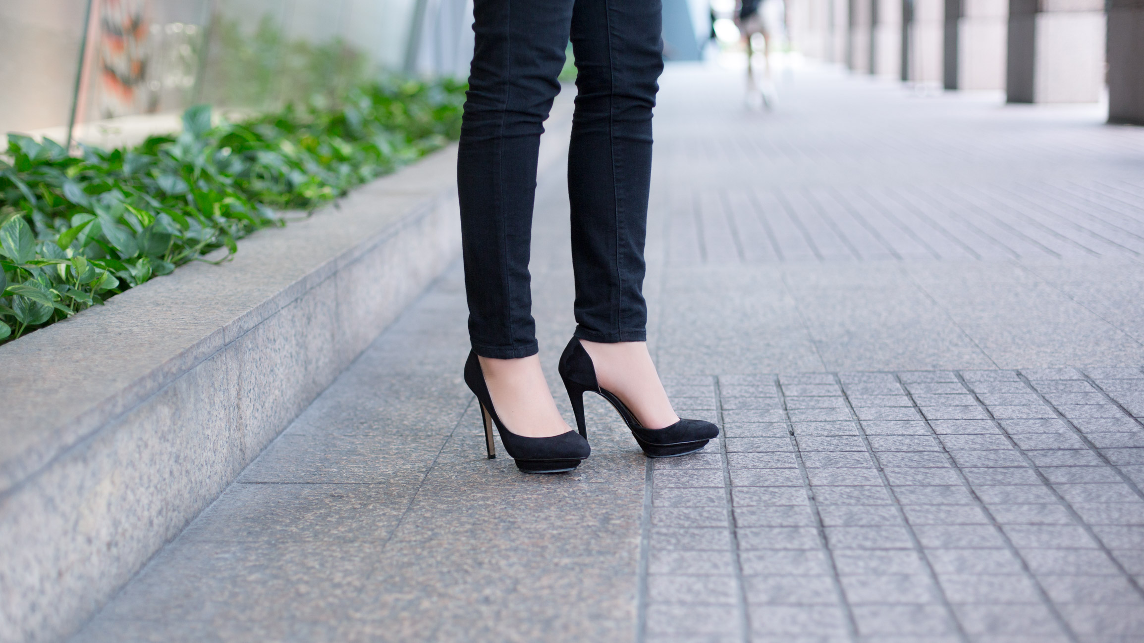 Yuki-Sweden-Marketing_Manager-Blazer_Forever_21-Top_Editors_Market-Jeans_Forever_21-Shoes_Zara-Bag_Chanel-UNIFORM-20042017-4