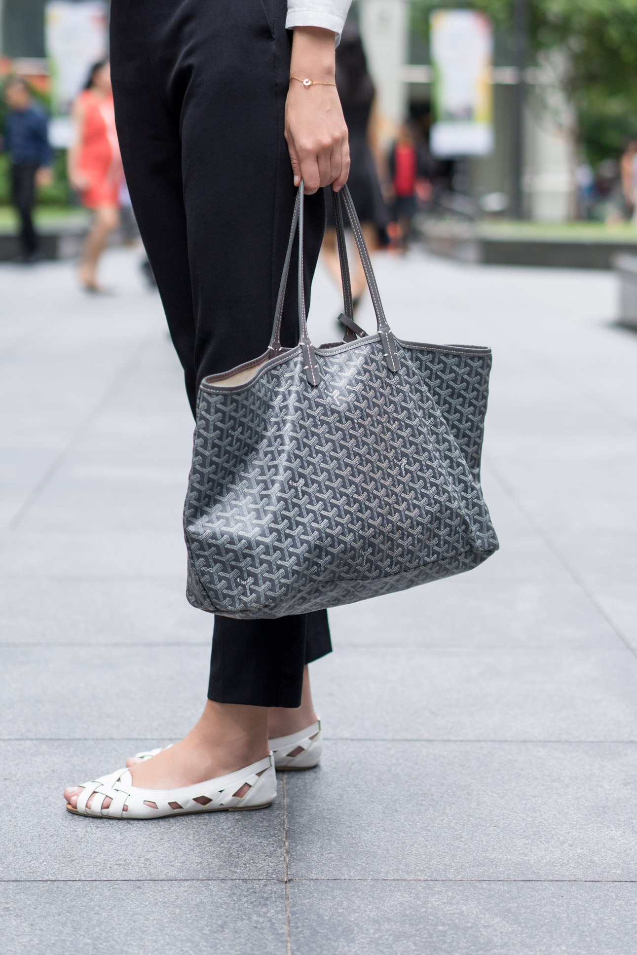 Clemence-France-Telecommunications-Pants_Mango-Shoes_Rubi-UNIFORM-01062017-3