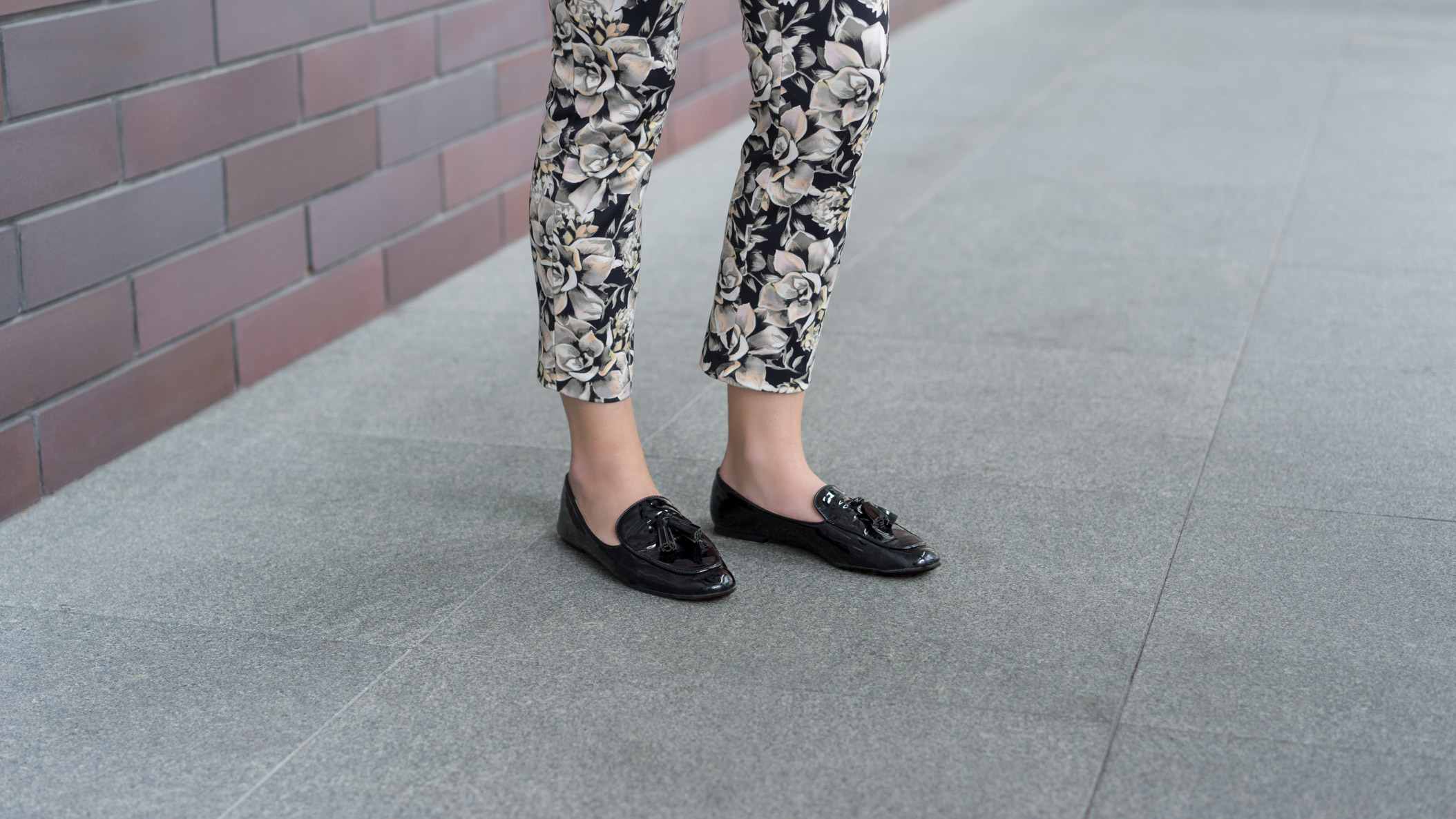 Lucy-United_Kingdom-Public_Relations-Pants_Topshop-Wallet_Kate_Spade-Cardigan_Zara-UNIFORM-01062017-3