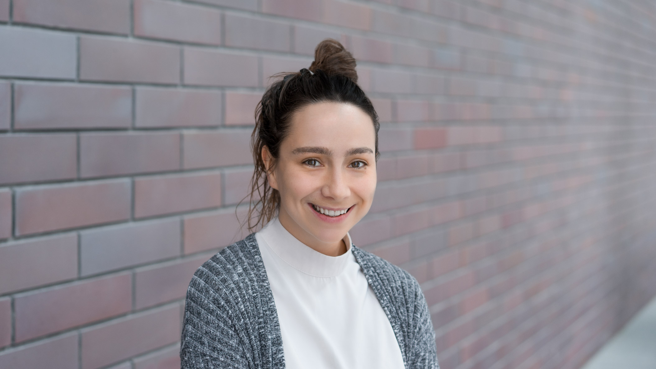 Lucy-United_Kingdom-Public_Relations-Pants_Topshop-Wallet_Kate_Spade-Cardigan_Zara-UNIFORM-01062017-4