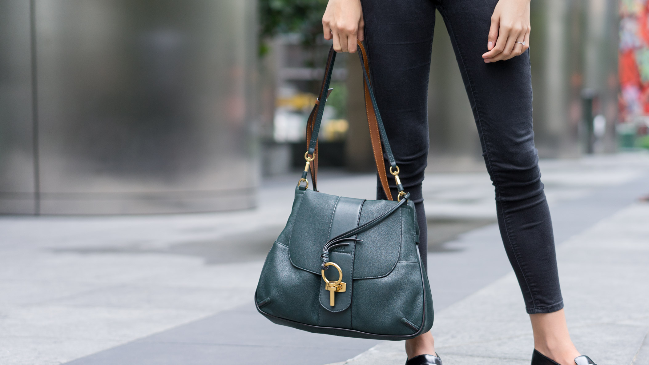 Siti-Singapore-Chatering_Broker-Pants_Topshop-Shoes_Charles__Keith-Bag_Chloe-Watch_Marc_Jacobs-Bracelet_Pandora-UNIFORM-01062017-4