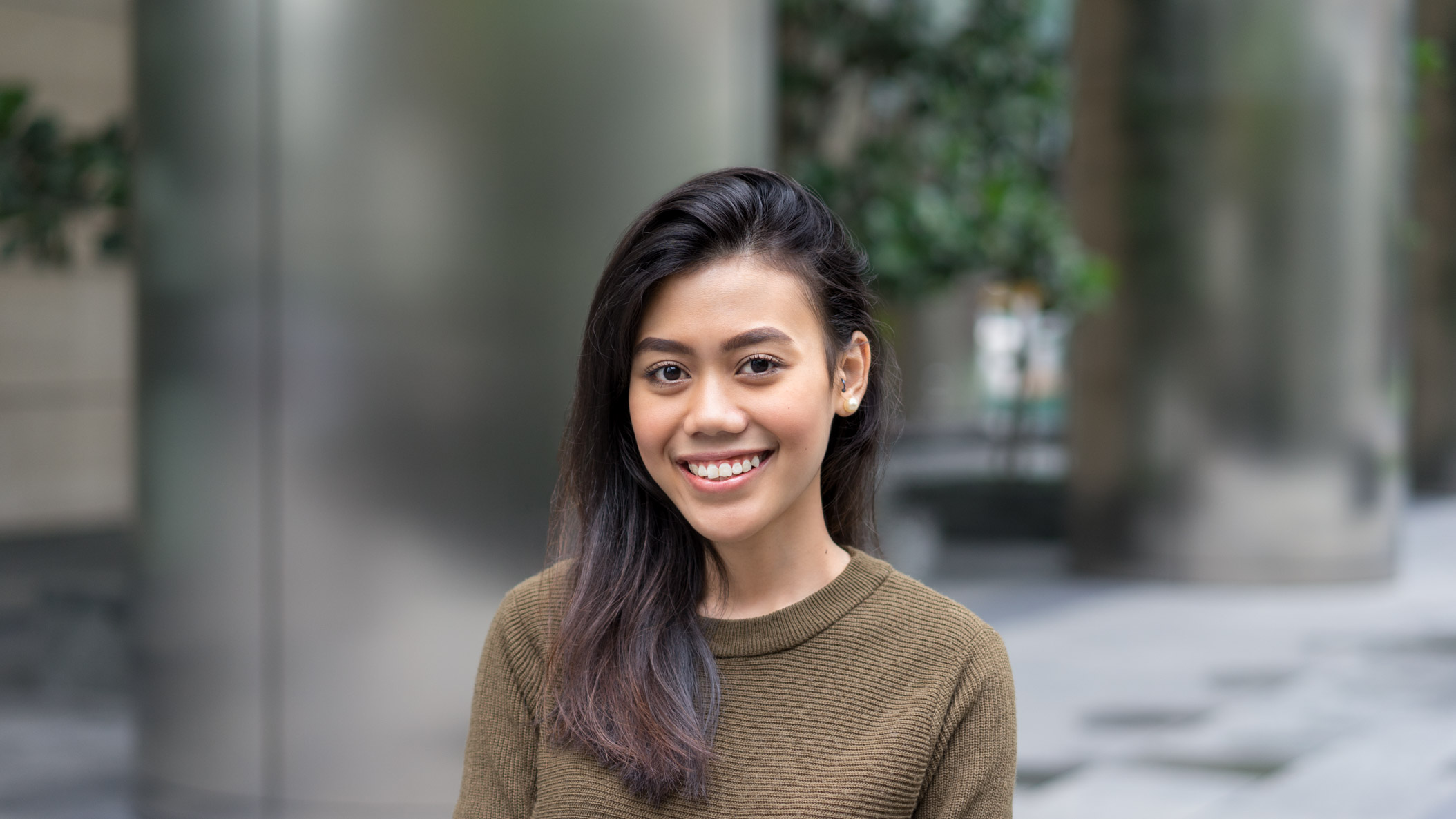 Siti-Singapore-Chatering_Broker-Pants_Topshop-Shoes_Charles__Keith-Bag_Chloe-Watch_Marc_Jacobs-Bracelet_Pandora-UNIFORM-01062017-5