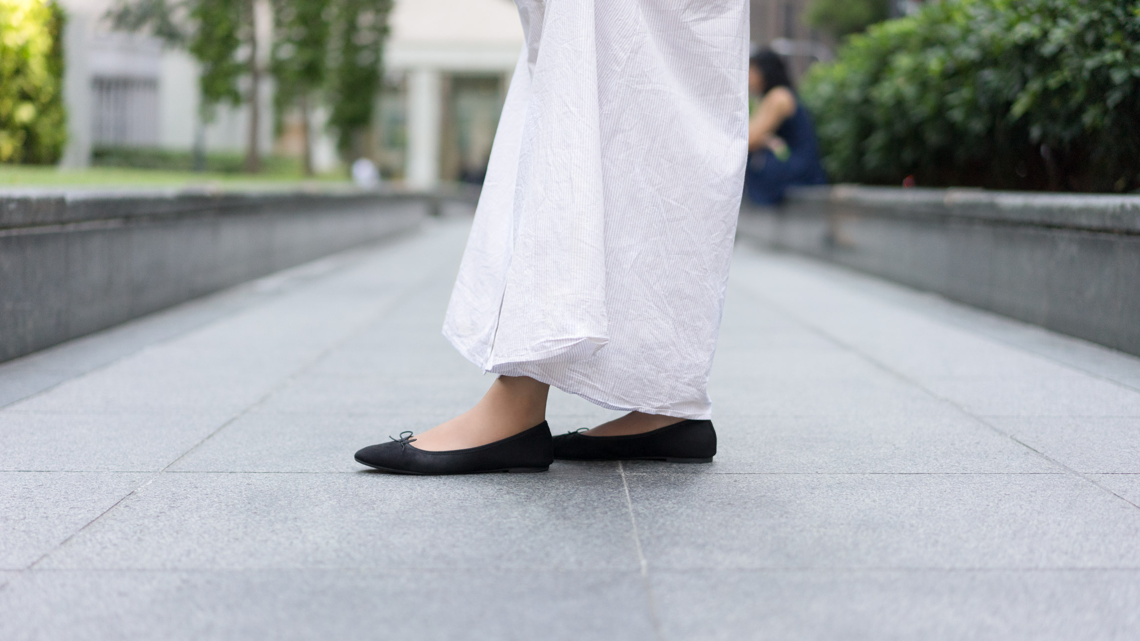 Lisah-Singapore-Paralegal-Top_HM-Shoes_HM-Skirt_Zalora-Bag_Guess-UNIFORM-08062017-3