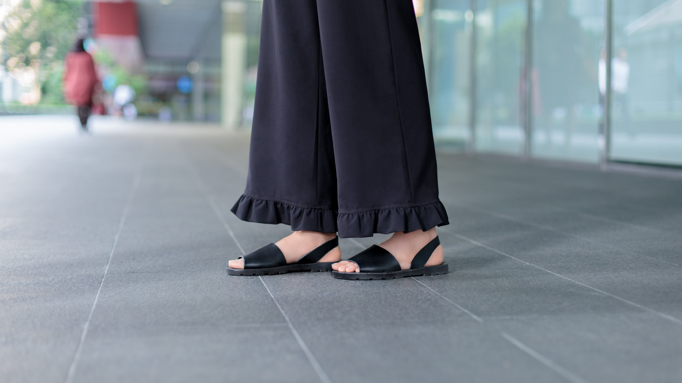 Yenn-Lawyer-Singapore-Top_Mango-Pants_ASOS-Sandals_ASOS-Bag_Rabeanco-Wallet_Rabeanco-UNIFORM-22062017-2