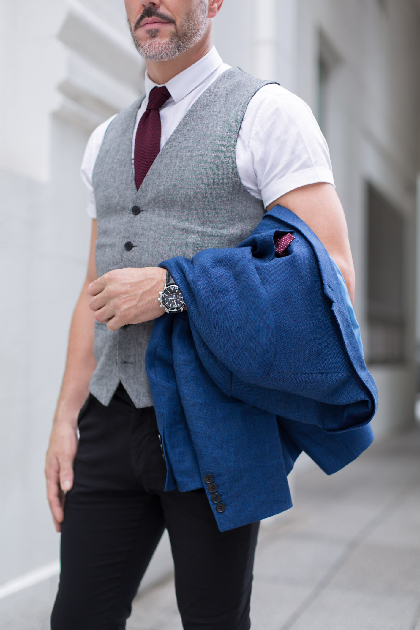 Darren-Director-London-Shirt_Jack_London-Blazer-Jack_London-Pants-Jack_London-Shoes_Hype-Watch_Omega_Seamaster-UNIFORM-13072017-2