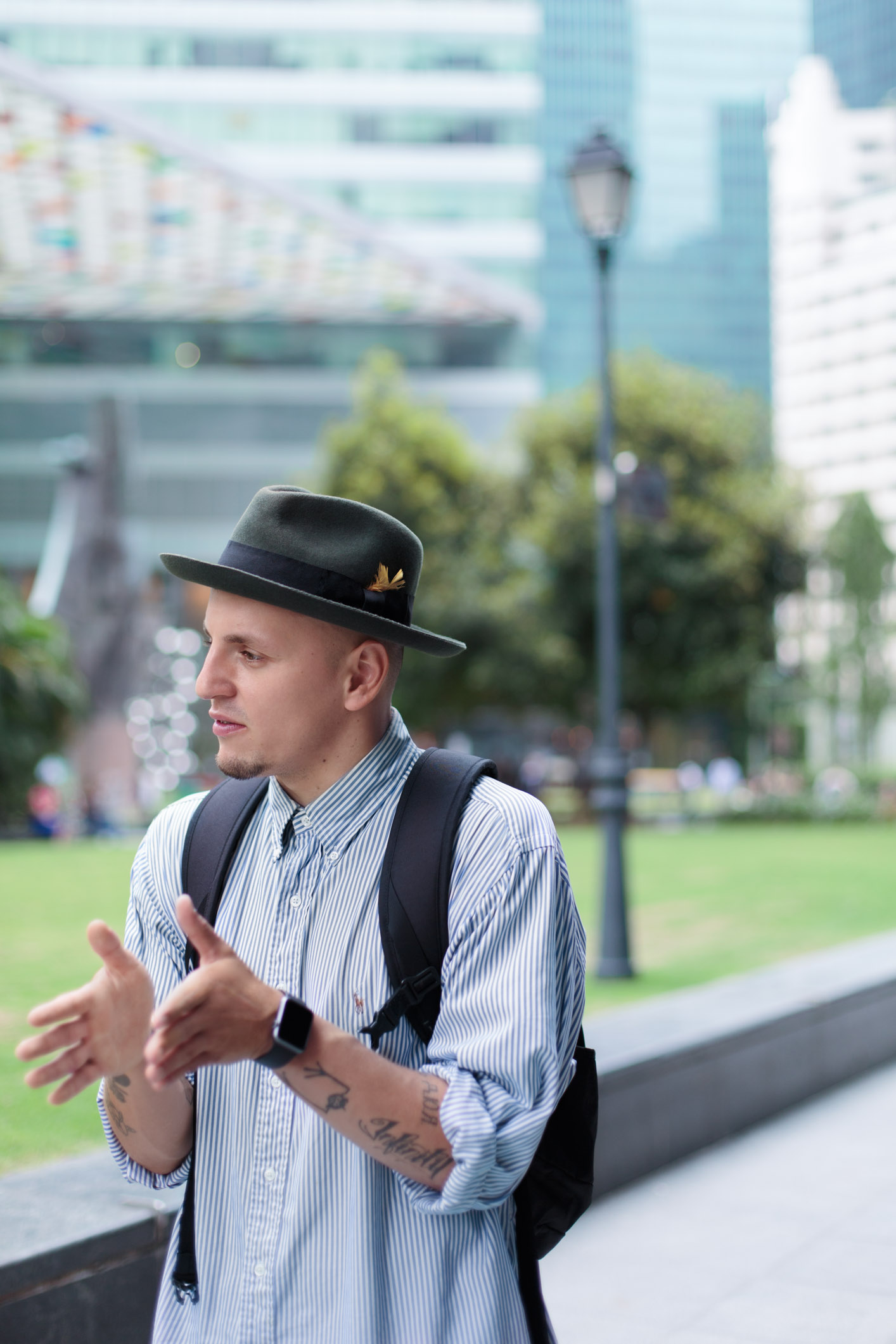 Niks-Creative_Director-Canada-Hat_Classic_Headwear-Top_Ralph_Lauren-Pants_Uniqlo-Bag_Nike-Watch_Apple-UNIFORM-22062017-2