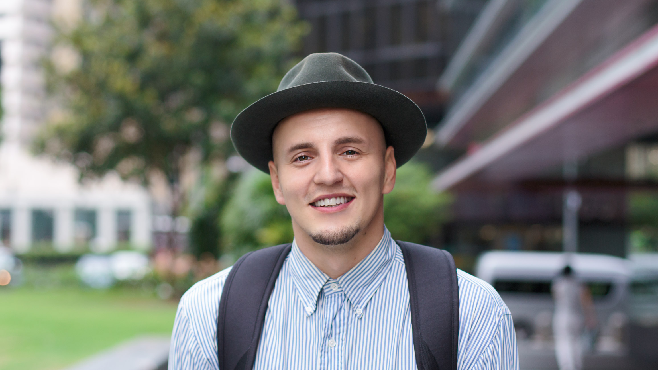 Niks-Creative_Director-Canada-Hat_Classic_Headwear-Top_Ralph_Lauren-Pants_Uniqlo-Bag_Nike-Watch_Apple-UNIFORM-22062017-5