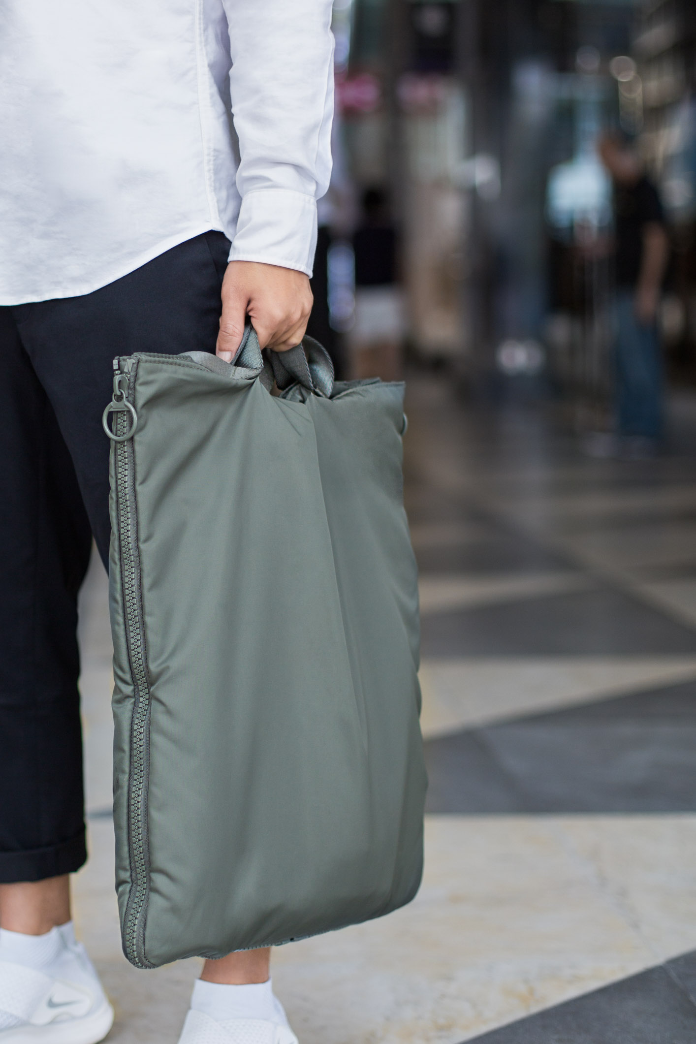 TY-Creative_Director-Singapore-Shirt_UNIQLO-Pants_UNIQLO-Shoes_Nike-Bag_UNIQLO-Watch_Apple-Spectacles_Mosot-UNIFORM-13072017-1