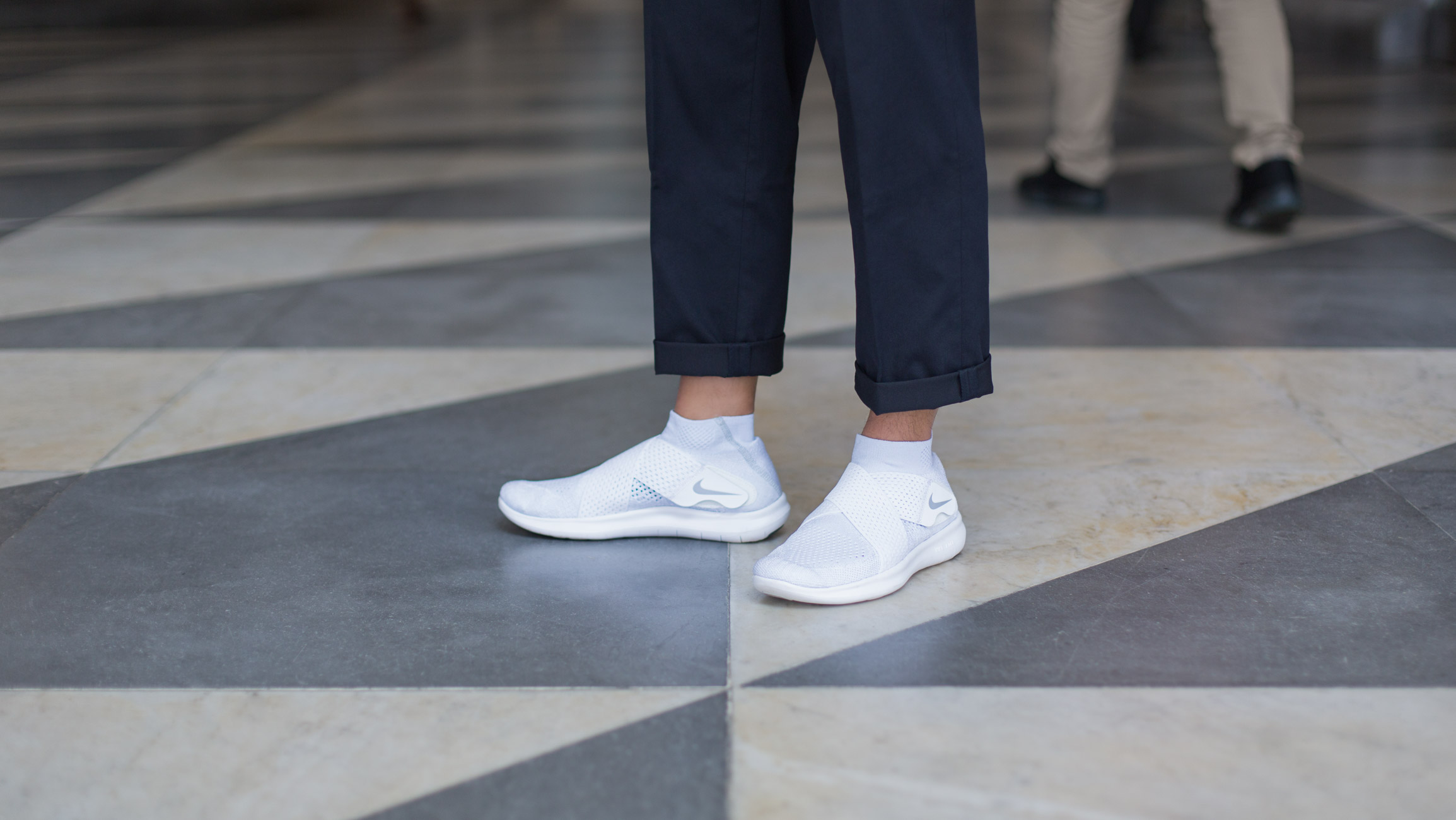 TY-Creative_Director-Singapore-Shirt_UNIQLO-Pants_UNIQLO-Shoes_Nike-Bag_UNIQLO-Watch_Apple-Spectacles_Mosot-UNIFORM-13072017-2