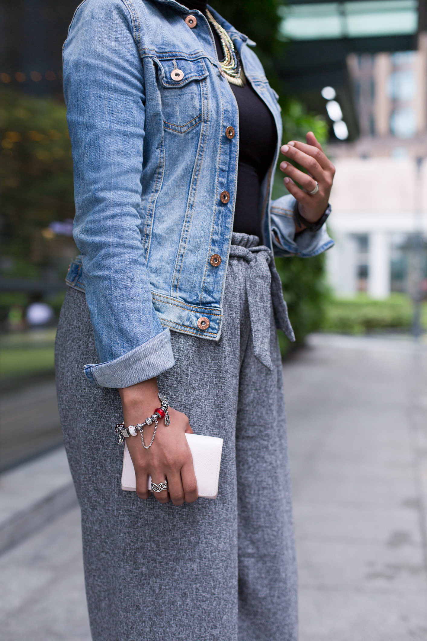 Misfaiza-Book_Purchaser-Singapore-Top_HM-Jacket_HM-Shoes_Mustafa_Centre-Bandana_Helen-Watch_Olivia_Burton-Bracelet_Pandora-UNIFORM-08082017-4-1